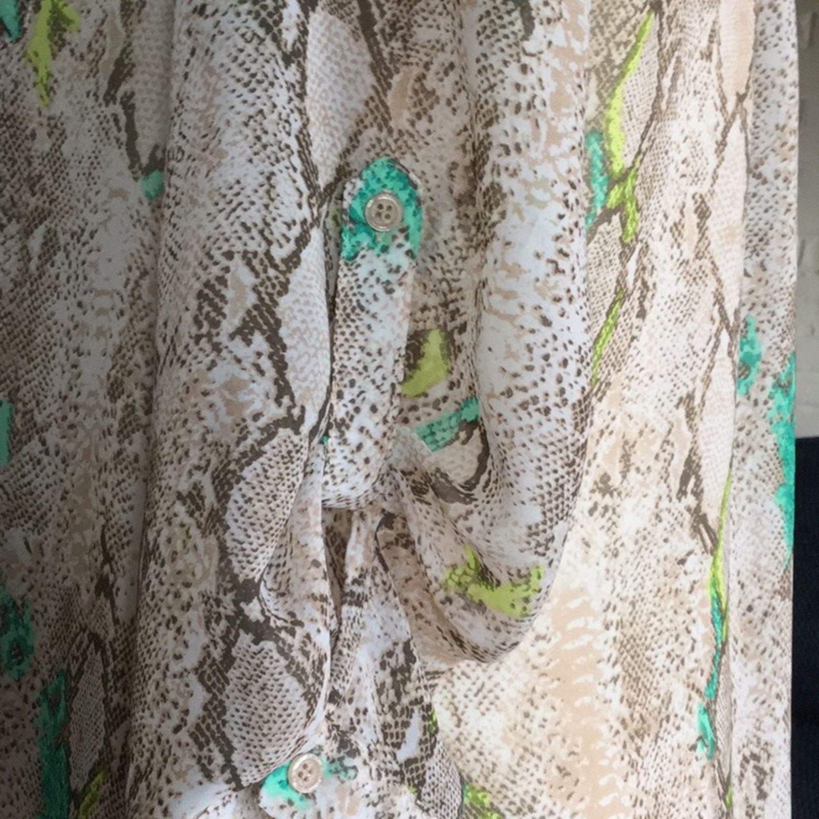 Covington Covington Essentials V-neck Animal Print Sheer L/S SZ M* Size M / US 6-8 / IT 42-44 - 5 Thumbnail