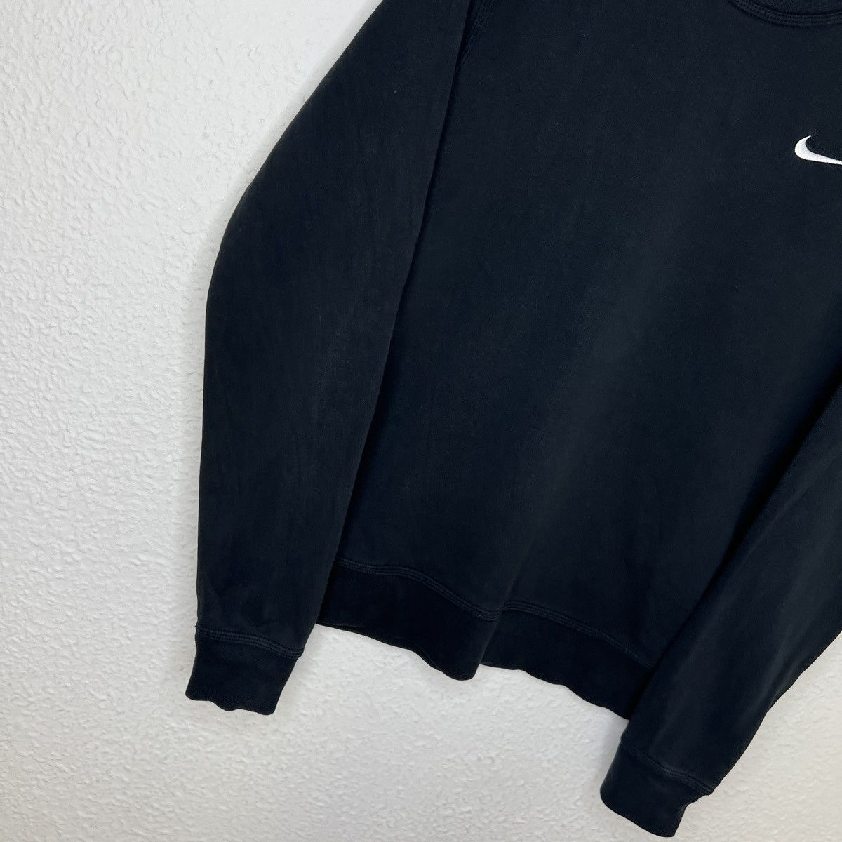 Nike Vintage Nike Sweatshirt Crewneck Black Logo Swoosh Retro Y2K Size US M / EU 48-50 / 2 - 2 Thumbnail
