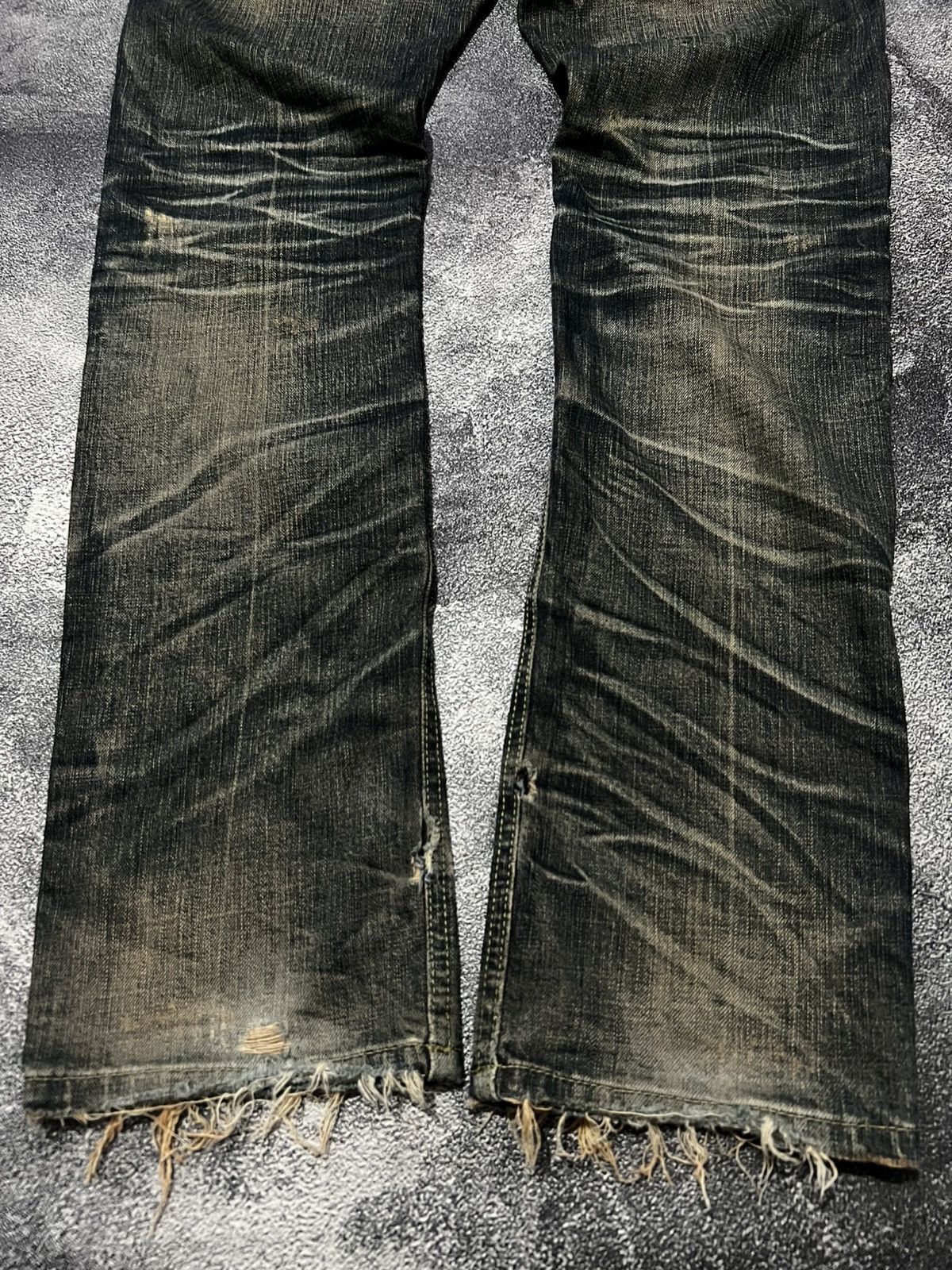 Tornado Mart The Cross Mudwash Jeans Size US 31 - 10 Thumbnail
