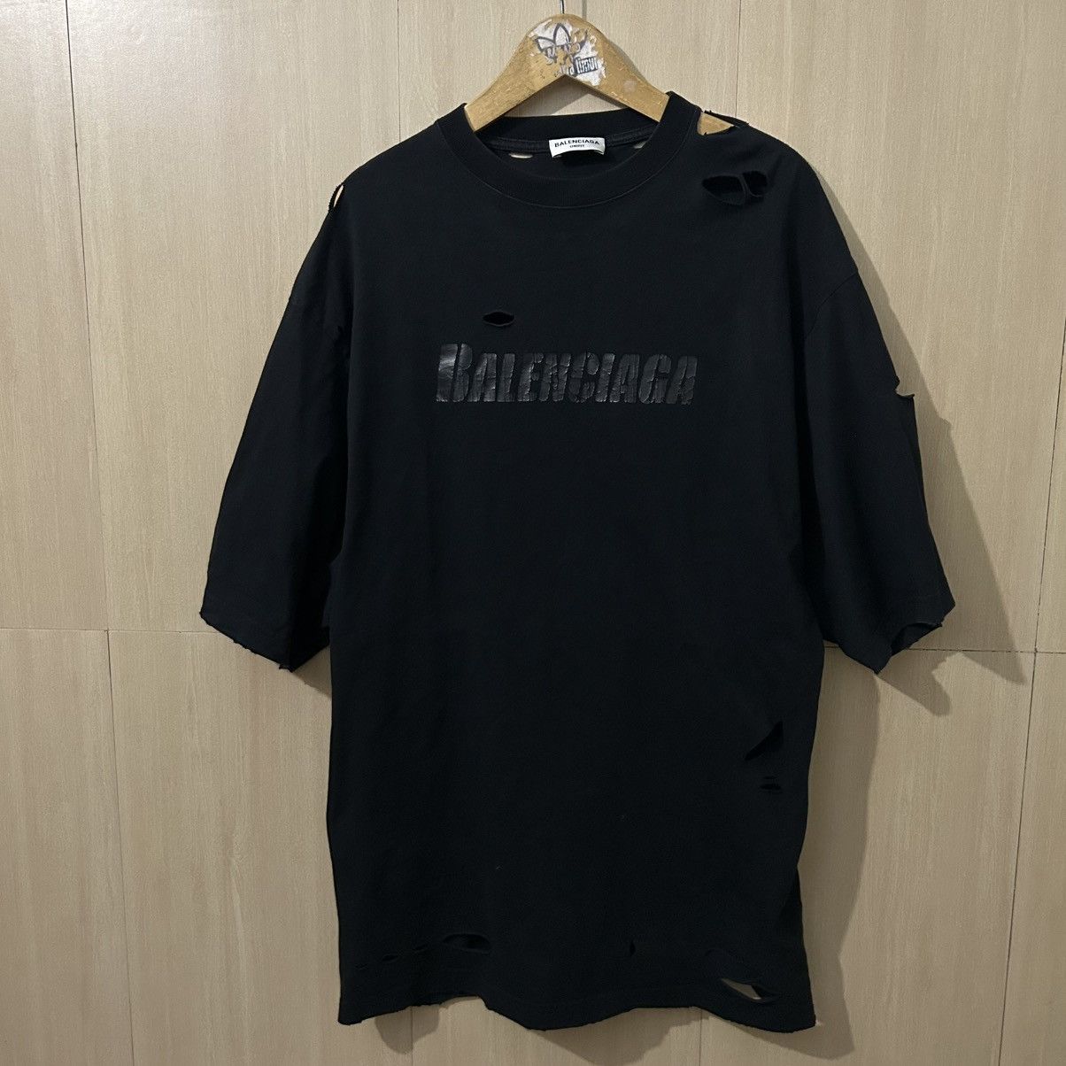 Balenciaga Balenciaga drestroyed flatground tshirt Size US S / EU 44-46 / 1 - 1 Thumbnail