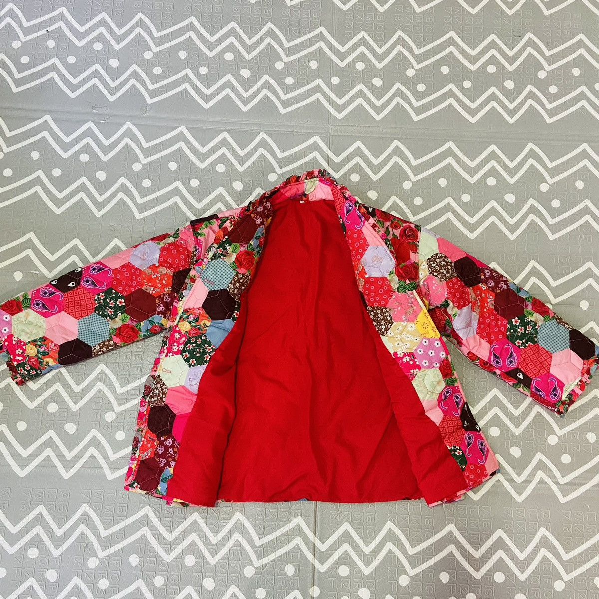 Vintage retro floral Hawaiian light puffer jacket coat