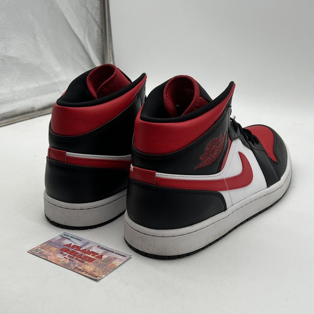 Nike Air Jordan 1 mid bred toe Size US 13 / EU 46 - 5 Thumbnail