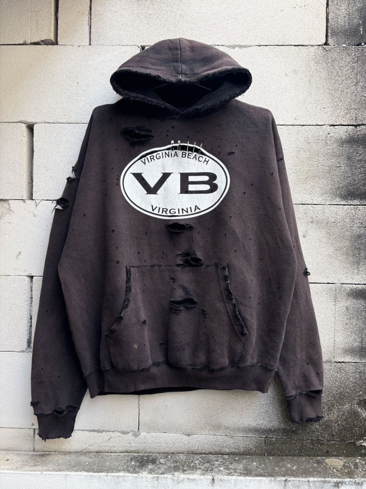Vintage Thrashed Virginia Beach Faded Distressed Hoodie Size US XL / EU 56 / 4 - 7 Thumbnail