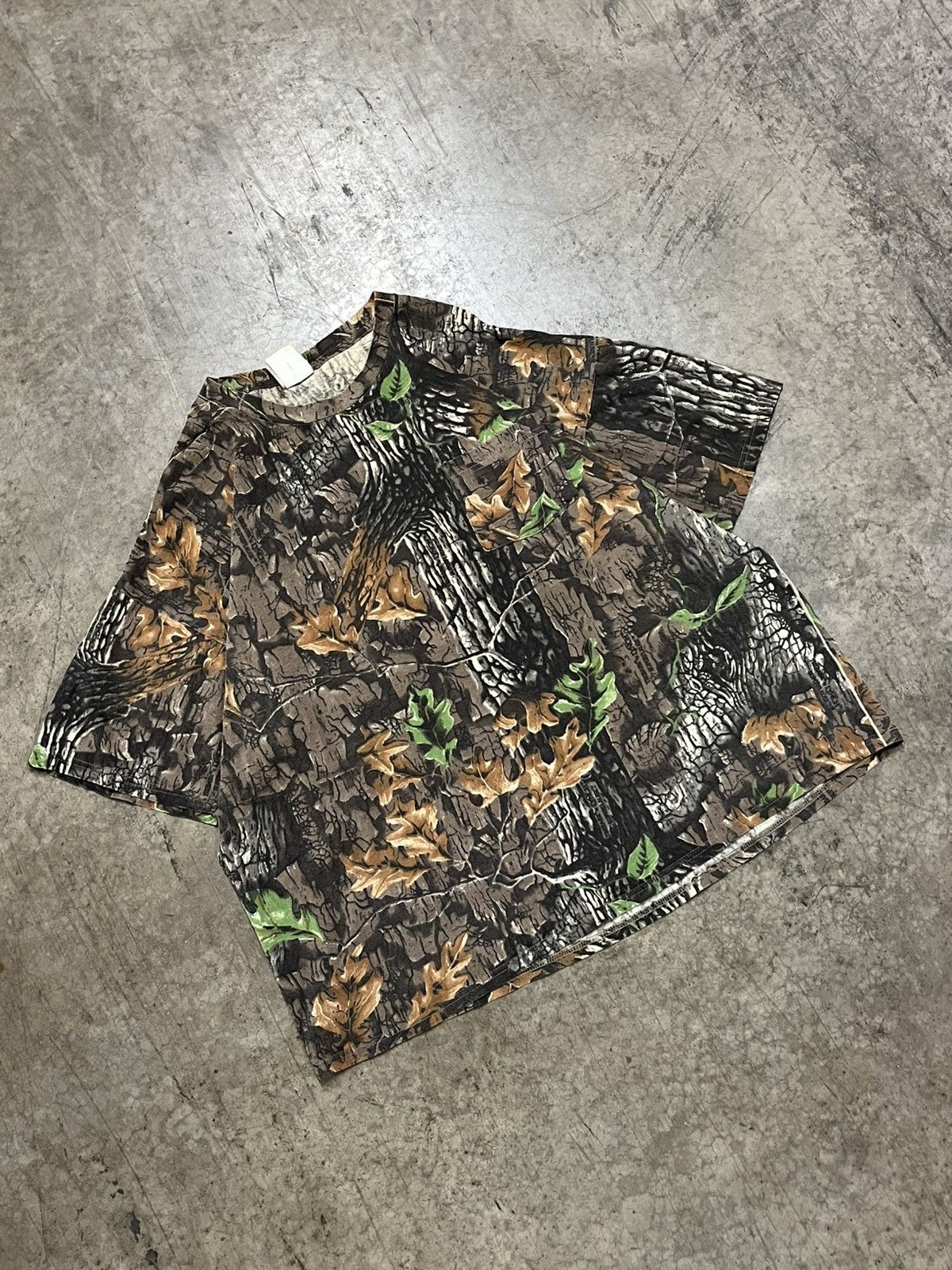 Carhartt × Realtree × Vintage Realtree camo vintage boxy fit pocket tee streetwear hype Size US XL / EU 56 / 4 - 2 Thumbnail