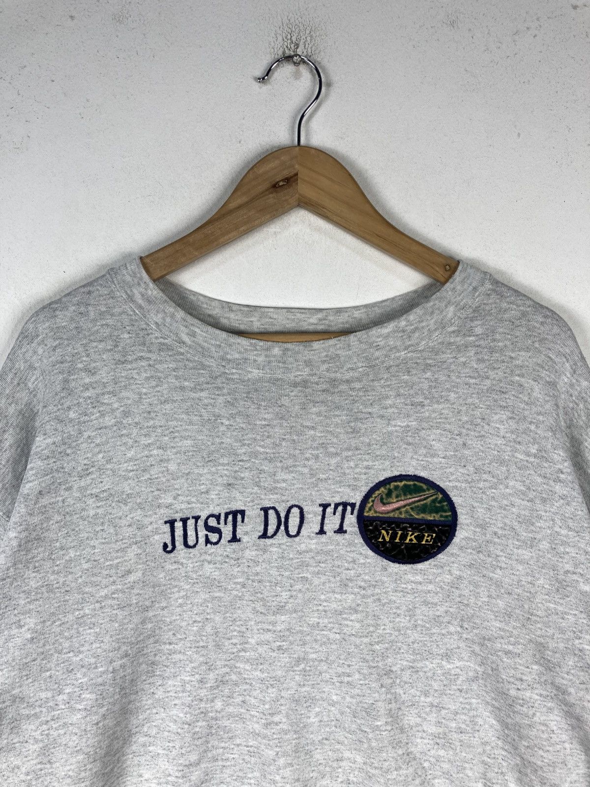 Nike Vintage Nike Swoosh Sportswear Just Do It Sweatshirt Size US L / EU 52-54 / 3 - 6 Thumbnail