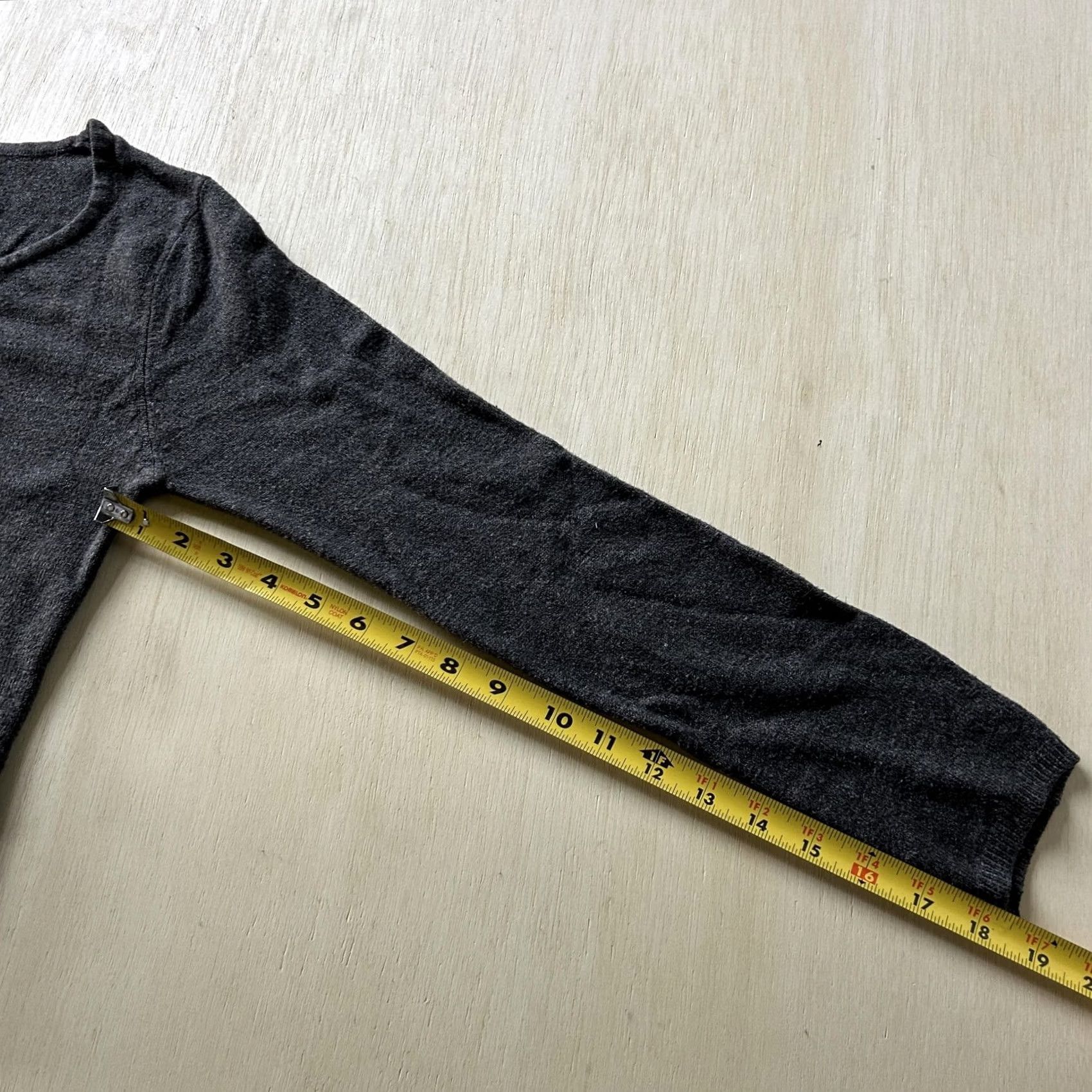 Vintage VINTAGE Croquet Womens Medium Gray V Neck Tight-Knit Pullover Acrylic Sweater Size M / US 6-8 / IT 42-44 - 6 Thumbnail