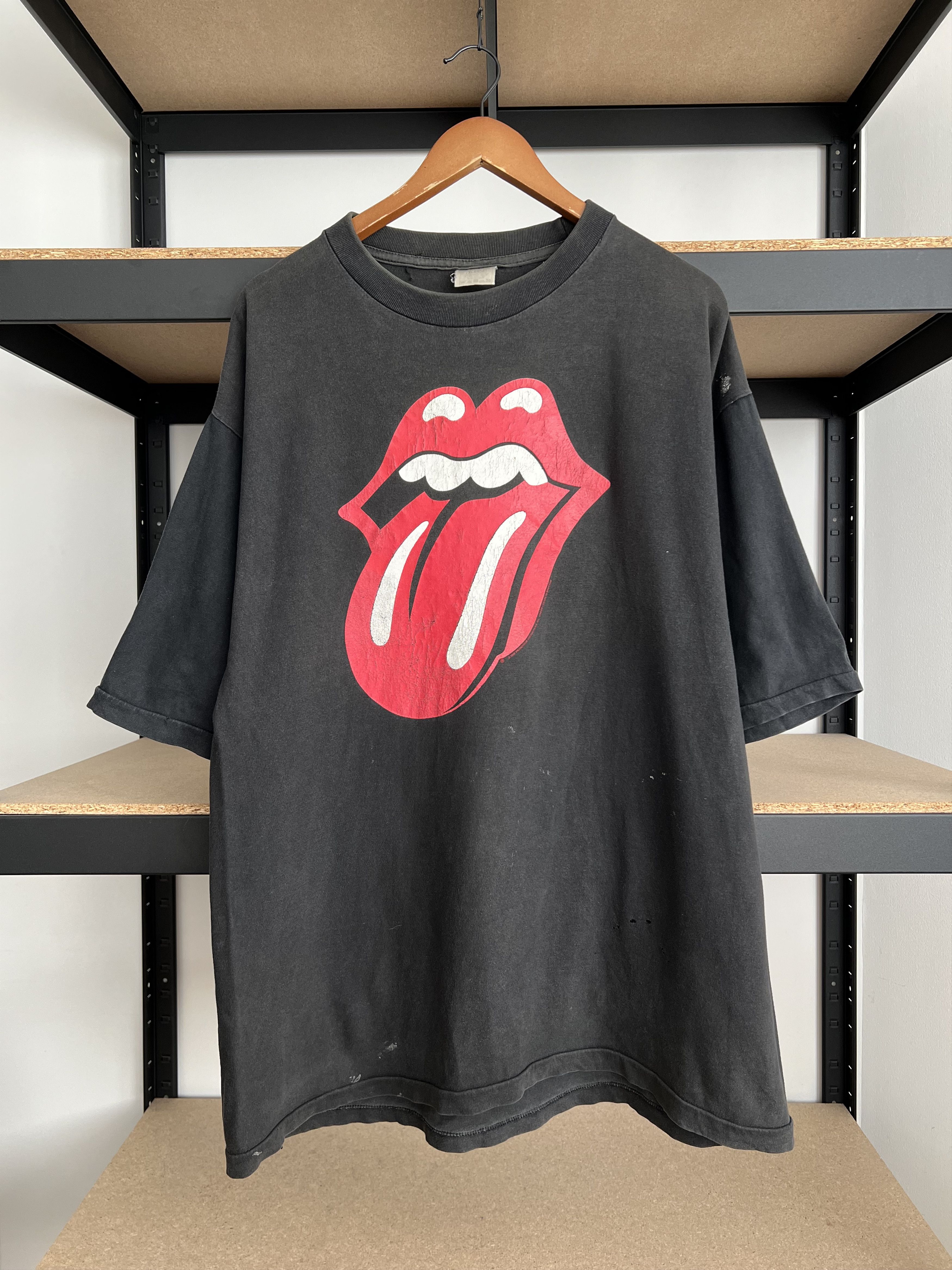 Band Tees Vintage 1995 The Rolling Stones Voodoo Lounge Black T-shirt Size US XL / EU 56 / 4 - 1 Thumbnail