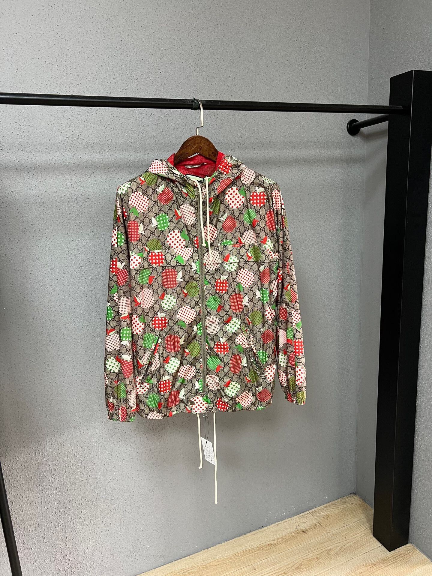 Gucci Gucci All-Over Apple Print Windbreaker Size US M / EU 48-50 / 2 - 1 Thumbnail