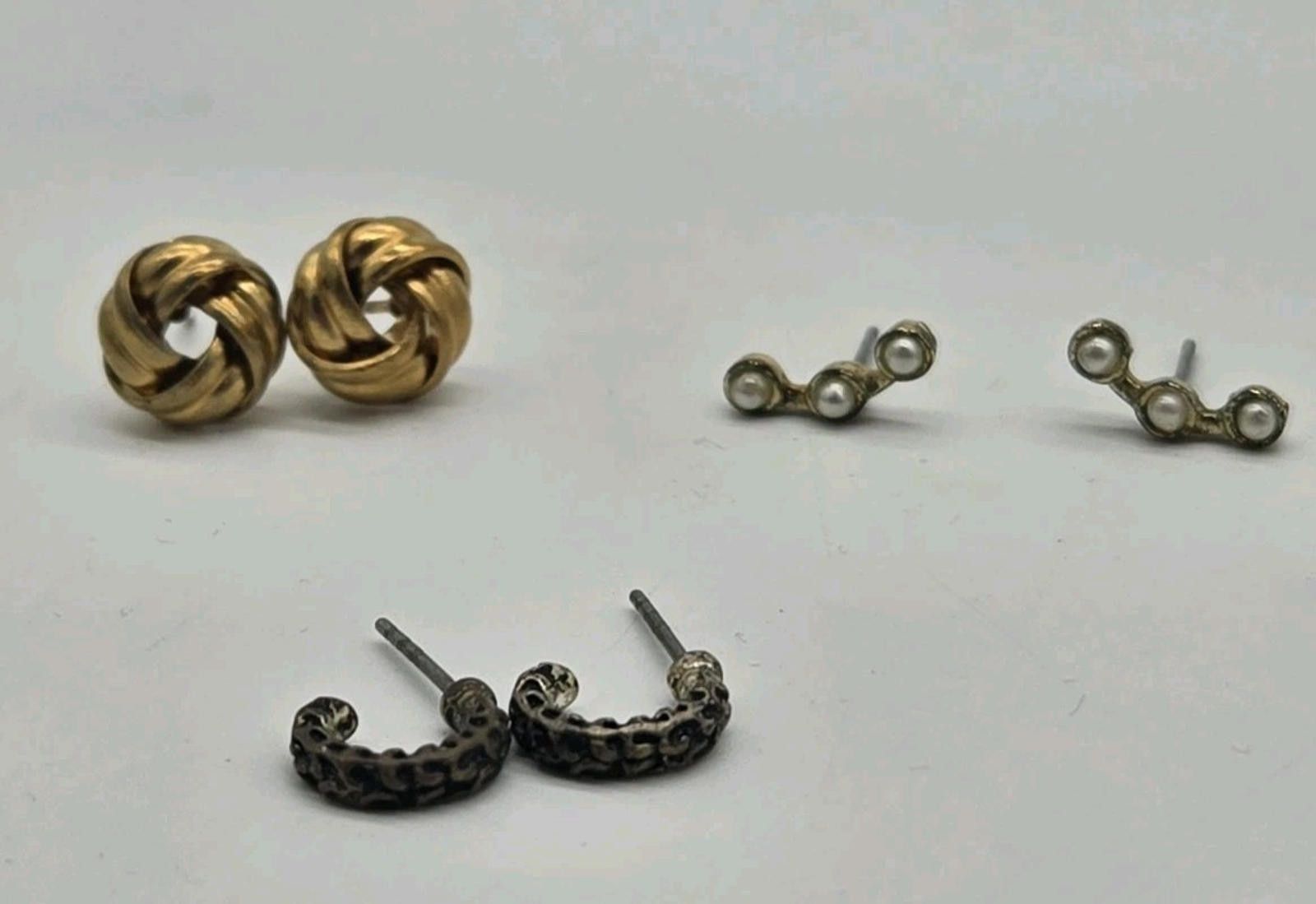 The Unbranded Brand Lot Of Random Vintage Earrings Pierced Small Earring 4 Pair Size ONE SIZE - 3 Thumbnail