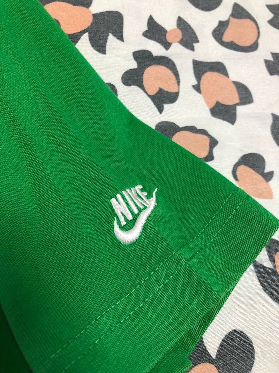 Nike × Vintage Vintage Nike Center Swoosh T-Shirt Size US XL / EU 56 / 4 - 7 Thumbnail