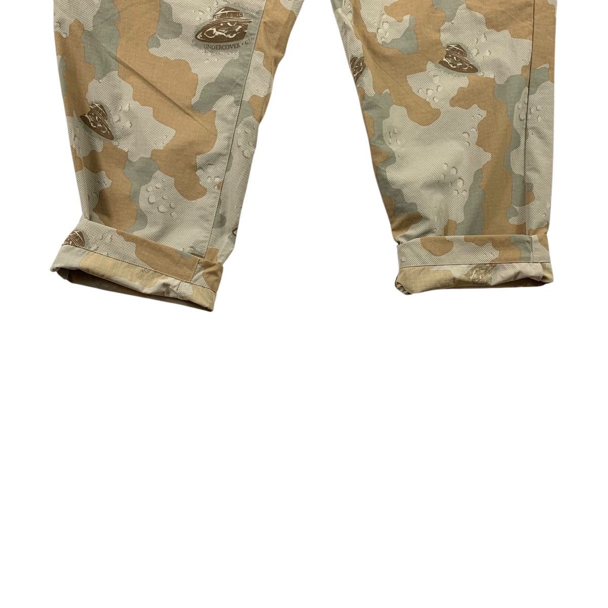 GU × Japanese Brand × Undercover GU X UNDERCOVER Camo full print cargo pants Size US 32 / EU 48 - 14 Thumbnail