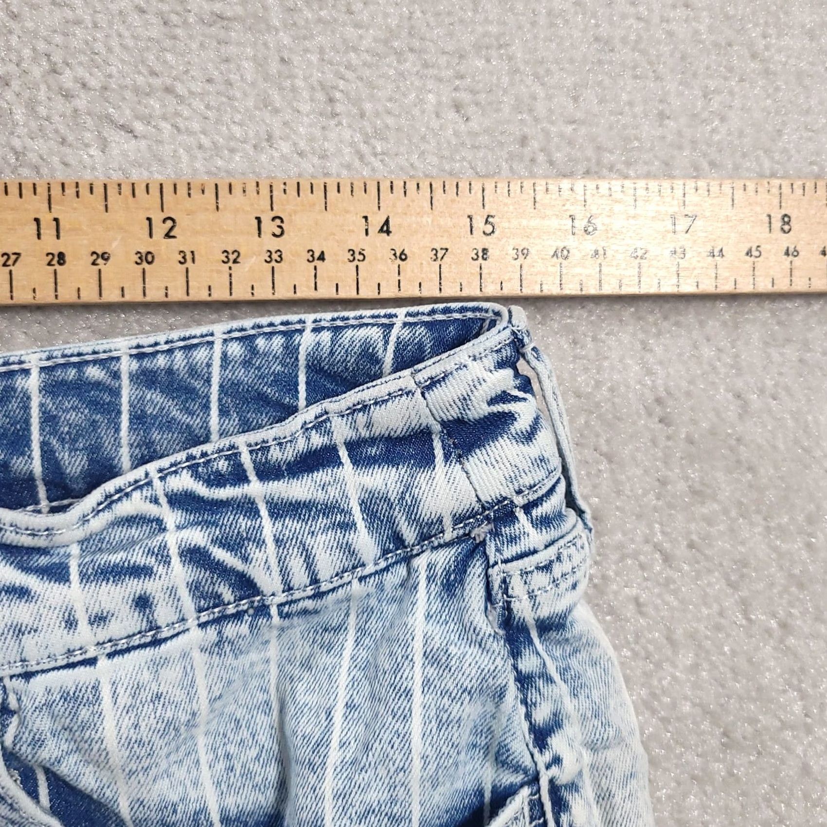 Denime SO Womens 13 Jean Shorts Blue Denim Striped Favorite Shortie Stretch Acid Wash Size 34" / US 12 / IT 48 - 4 Thumbnail