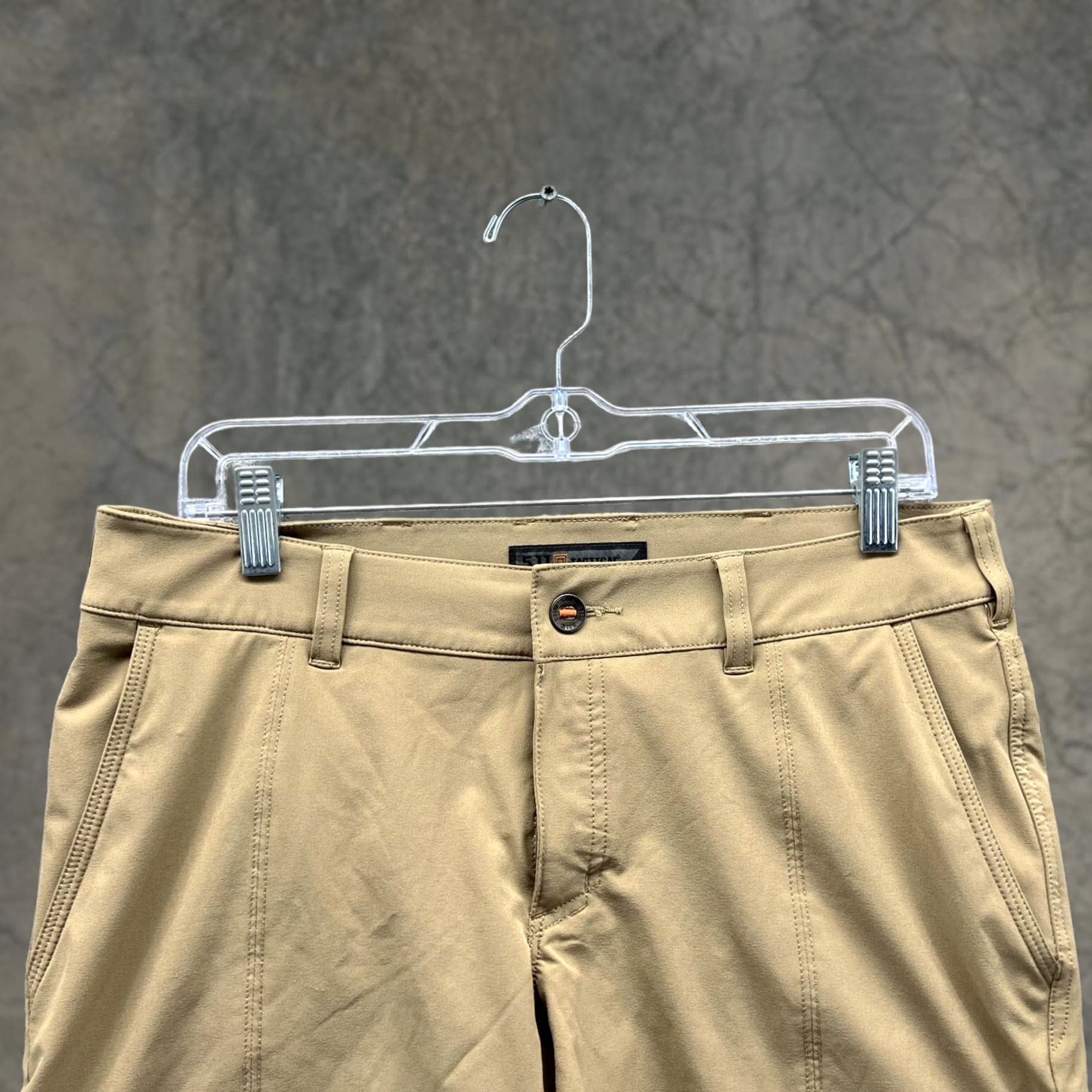 Vintage 5.11 Tactical Shorts Women 8 Khaki Chino Flat Front Tan Beige Casual Stretch Size 30" / US 8 / IT 44 - 1 Thumbnail