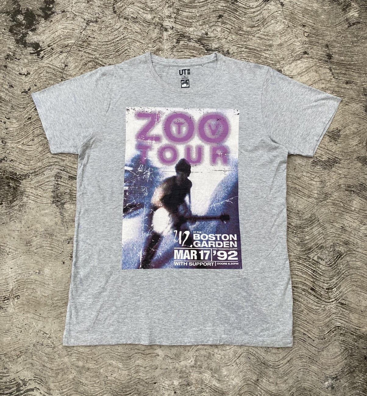 Band Tees × Uniqlo × Vintage Vintage U2 Zoo Tour 1992 Boston Garden Tshirt Size US XL / EU 56 / 4 - 1 Thumbnail