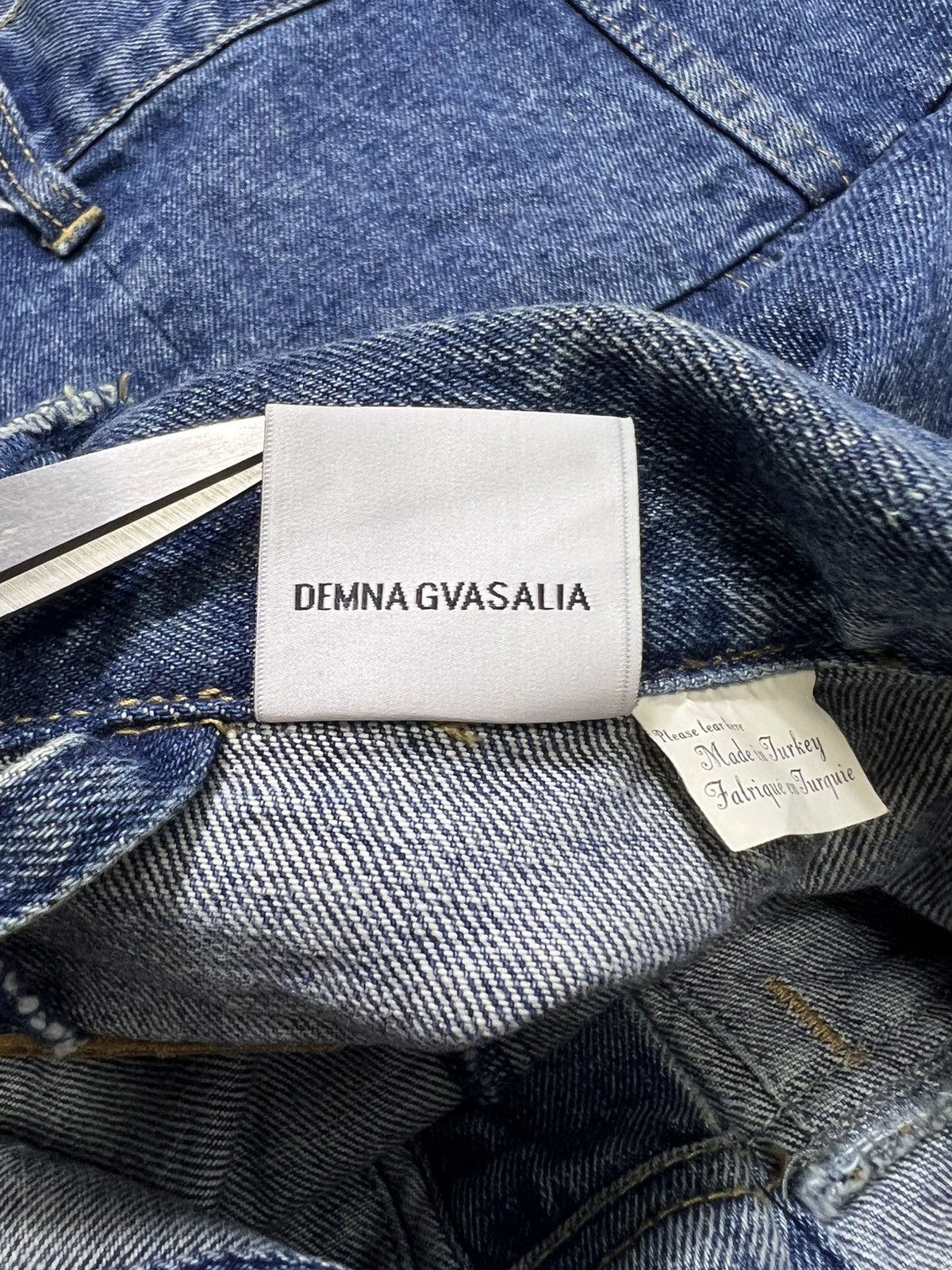 Levi's × Vetements Vetements - Levi’s - S/S 17 - Reworked Cropped Denim Jacket Size S / US 4 / IT 40 - 16 Thumbnail