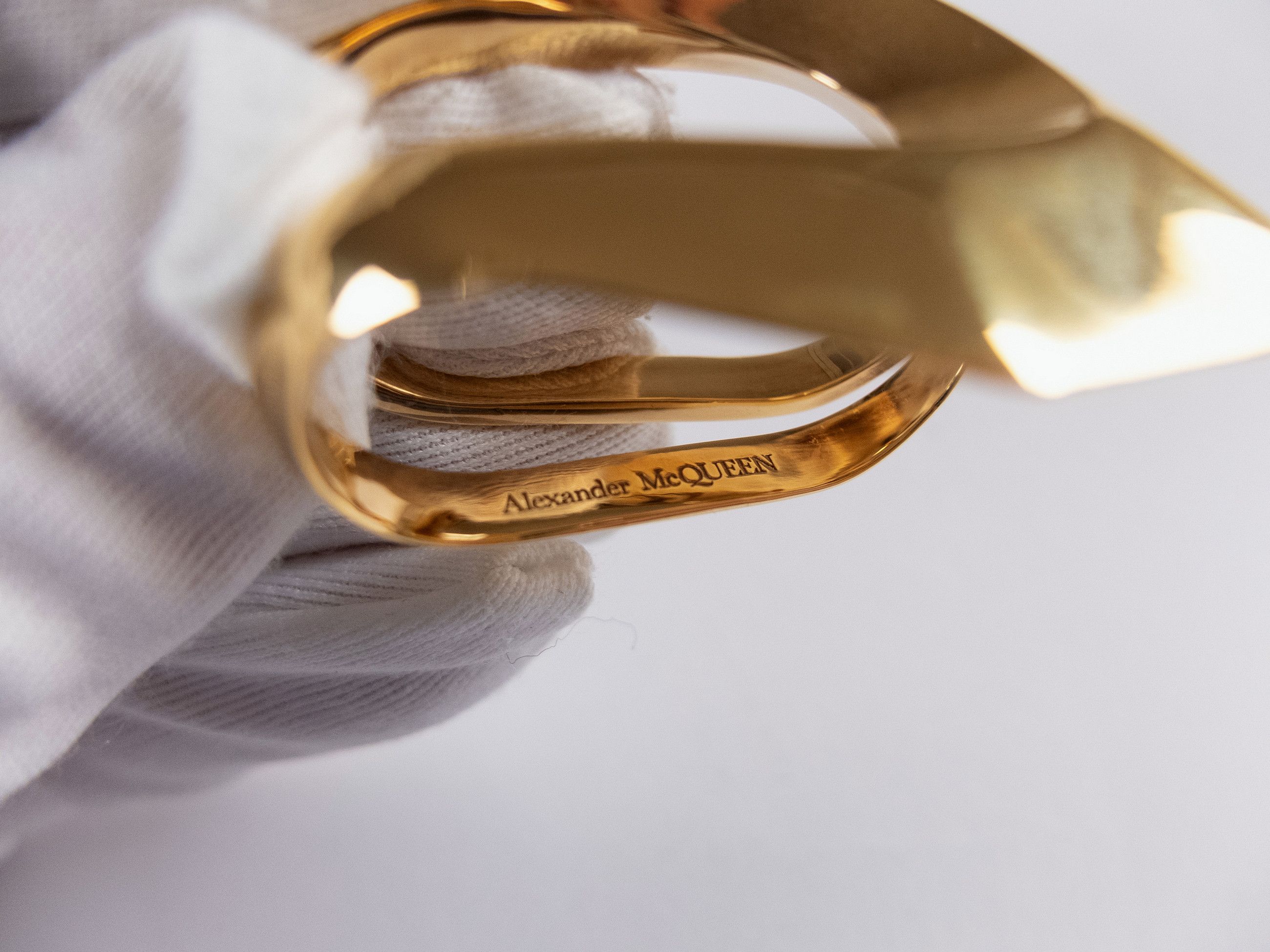 Alexander McQueen ALEXANDER MCQUEEN Modernit gold tone double metal ring M q Size ONE SIZE - 8 Thumbnail