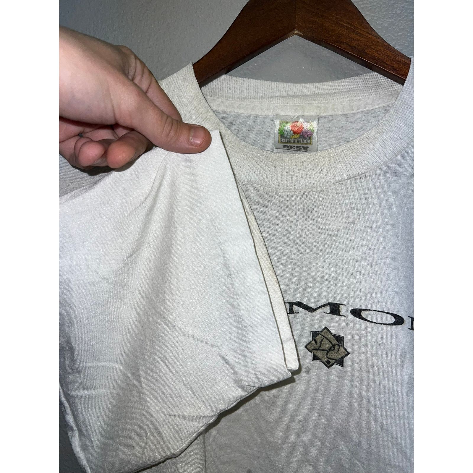 Fruit Of The Loom Vintage Diamond Club Shirt White Stained Worn Thrashed Tee L Size US L / EU 52-54 / 3 - 7 Thumbnail