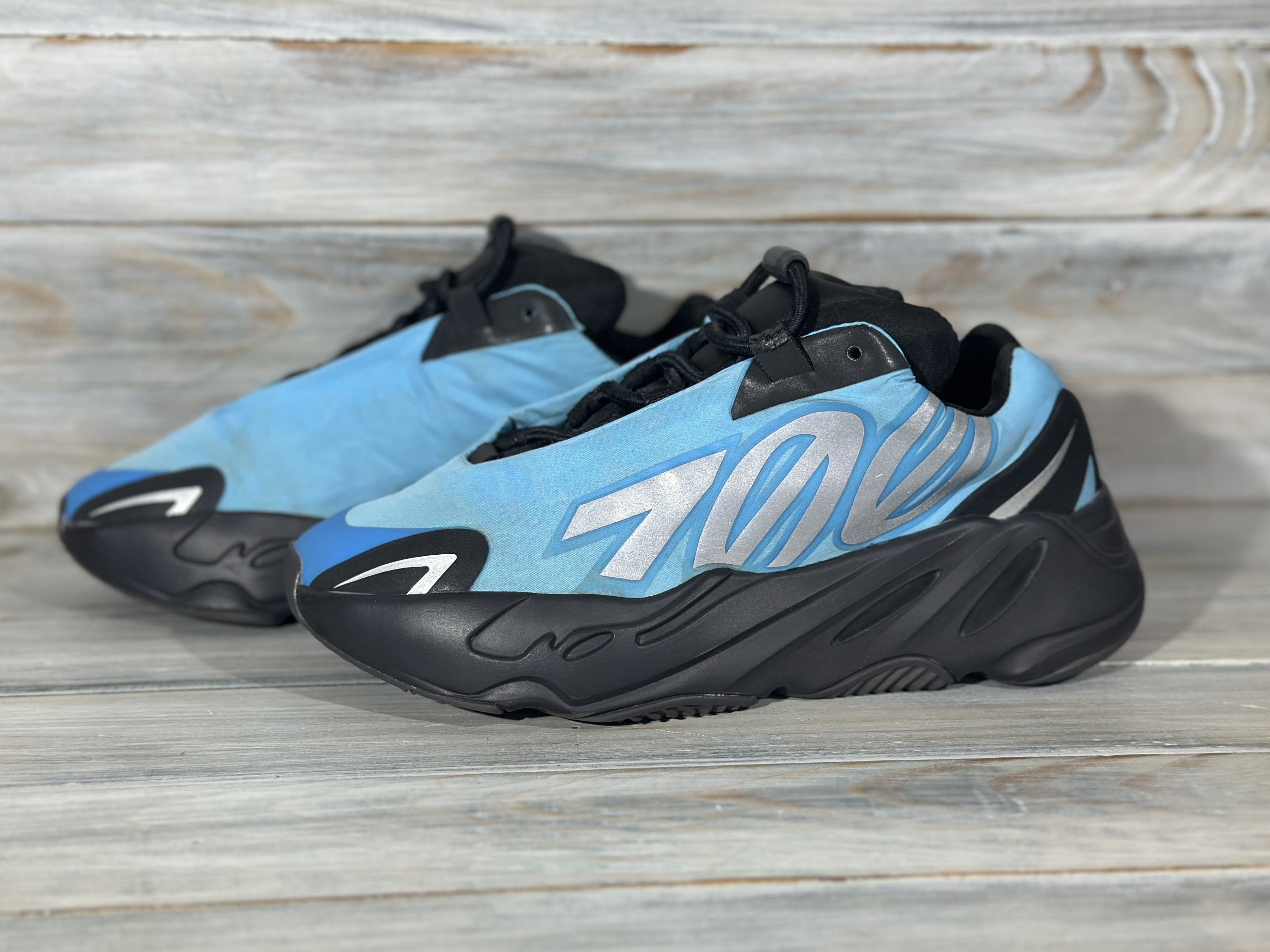Adidas Adidas Yeezy Boost 700 'Bright Cyan' Kids Sneakers Synthetic Size US 5 / EU 37 - 7 Thumbnail