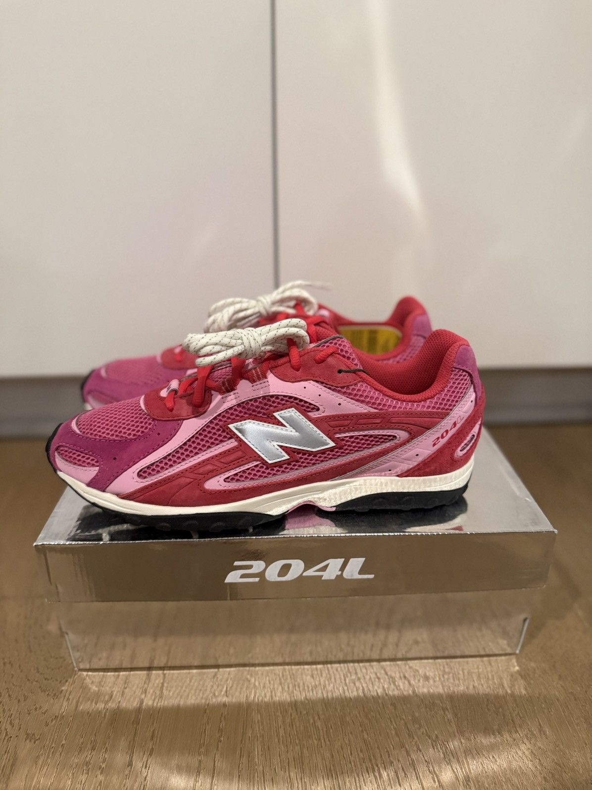 Kith × New Balance New Balance x Kith 204L Pink Silver U204LKTH 8.5 Men’s Size US 8.5 / EU 41-42 - 3 Thumbnail