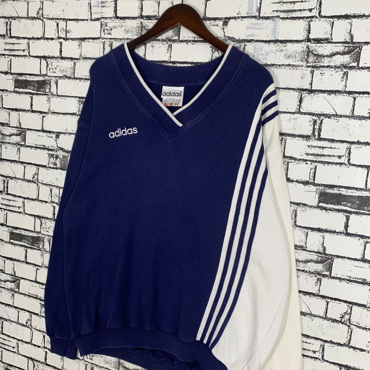 Adidas × Vintage Vintage 90s Sportwear Adidas Embroidery Sweatshirt Size US M / EU 48-50 / 2 - 2 Thumbnail