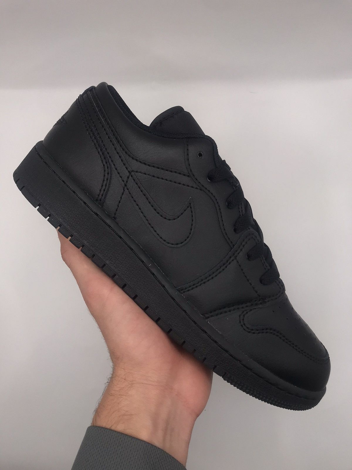 Jordan Brand Jordan 1 Low “Full Black” Size US 9 / IT 39 - 1 Thumbnail