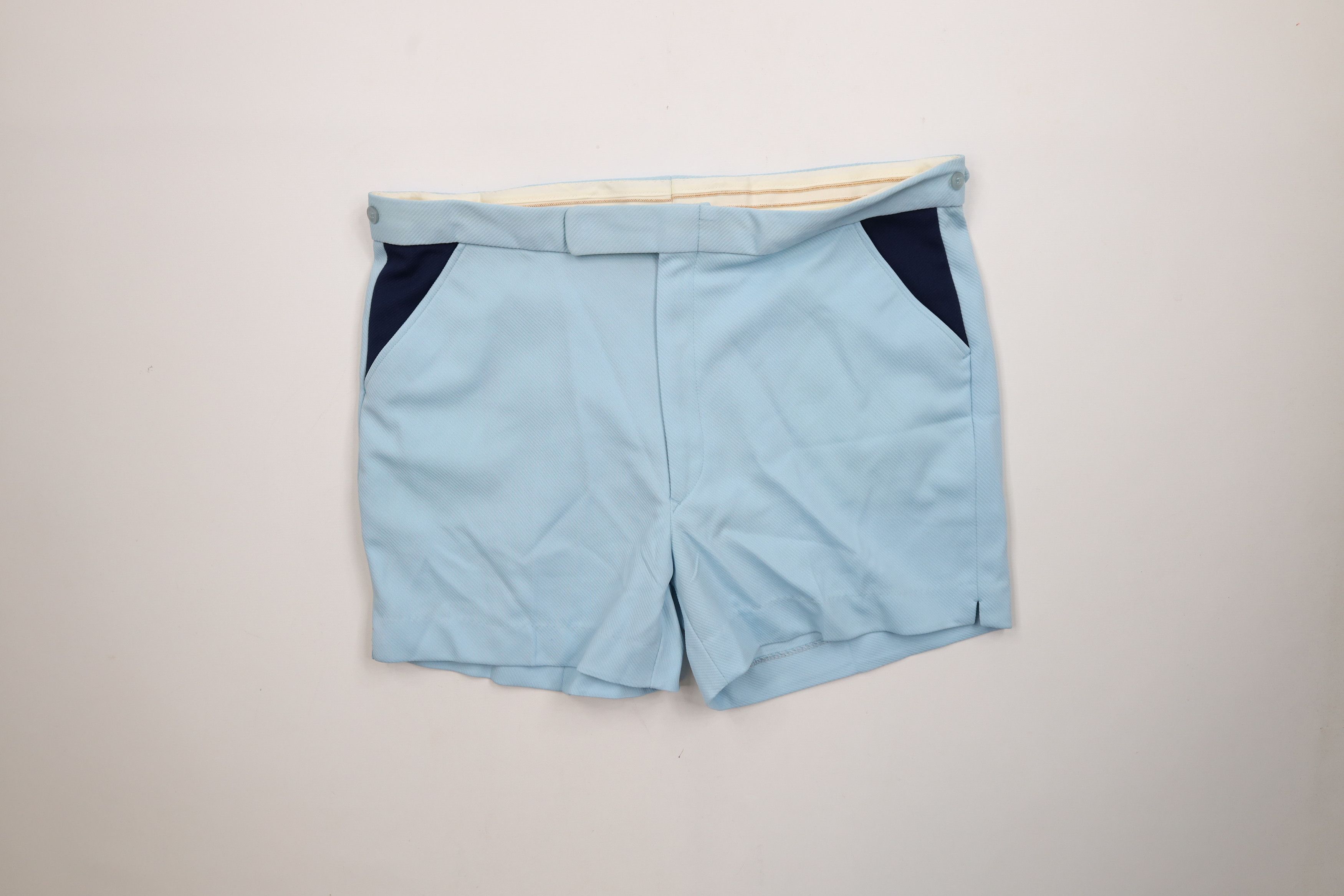 Vintage Vintage 70s Streetwear Knit Above Knee Shorts Carolina Blue Size US 40 / EU 56 - 1 Thumbnail