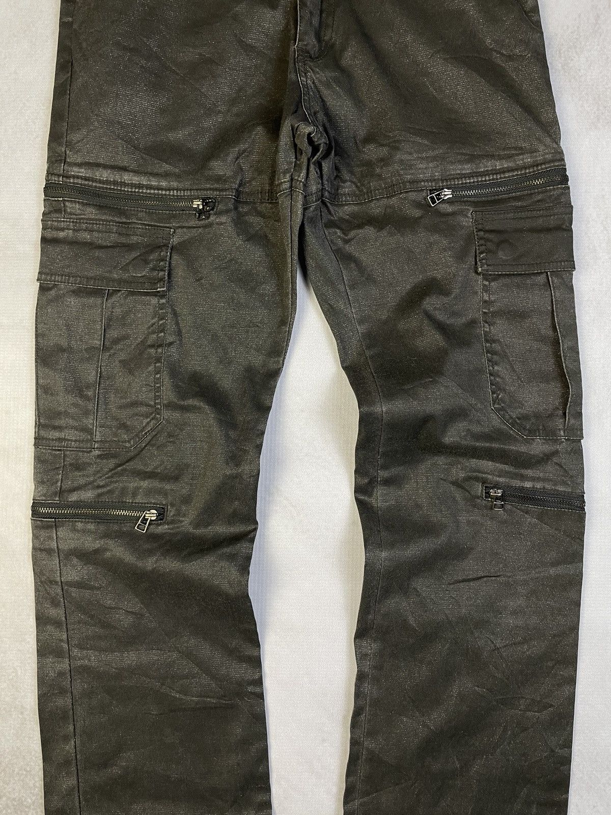semanticdesign Metallic Cargo Pants Size US 27 - 2 Thumbnail