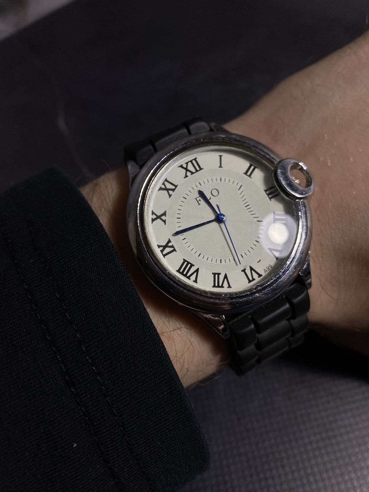 Vintage Classic Wristwatch with Roman Numerals, Japanese Brand Size ONE SIZE - 4 Thumbnail