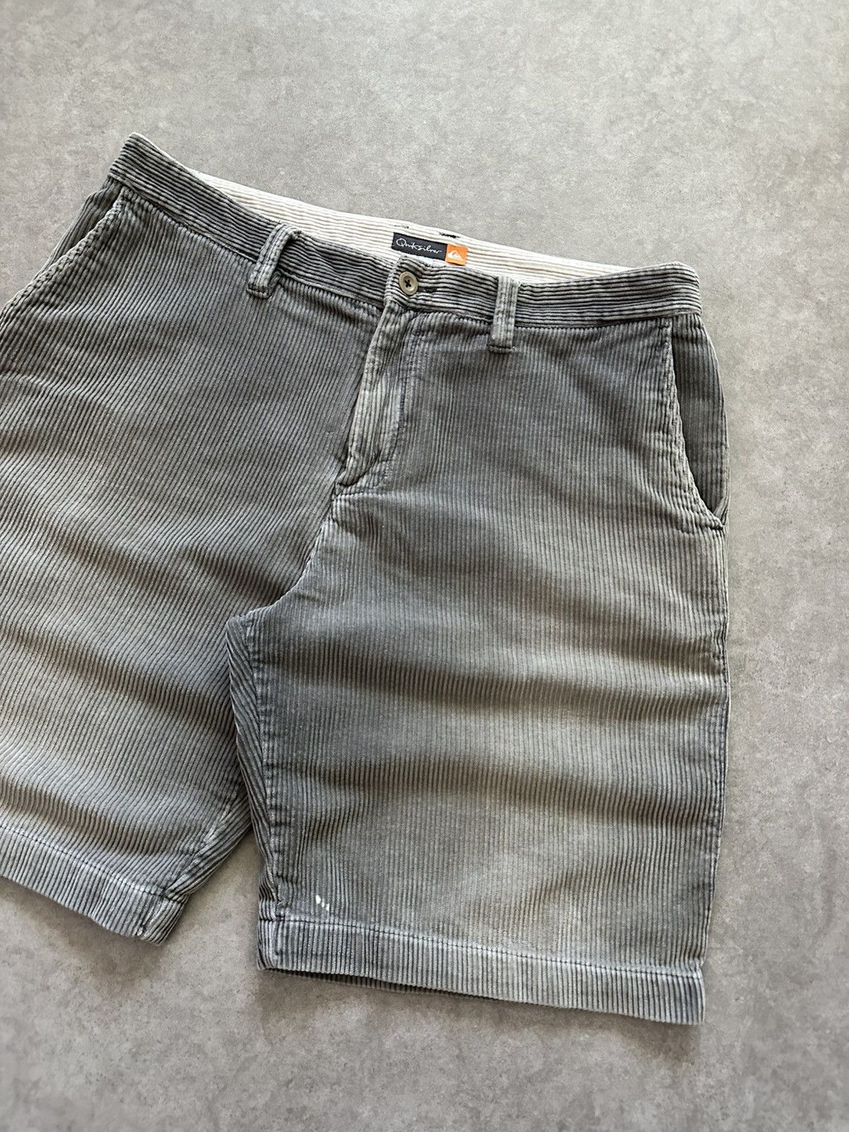 Quiksilver Vintage Quiksilver Corduroy Shorts Y2K Faded Skater Surfer Size US 36 / EU 52 - 3 Thumbnail