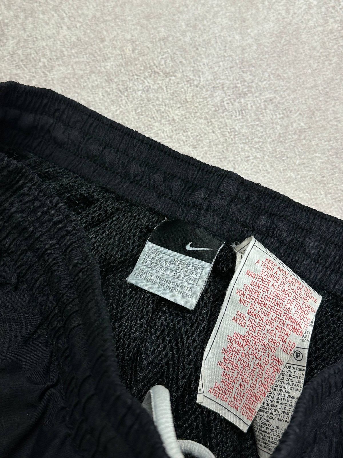 Nike Vintage Nike Tn Skepta Style Y2K Baggy Nylon Tracksuit L Size US L / EU 52-54 / 3 - 13 Thumbnail