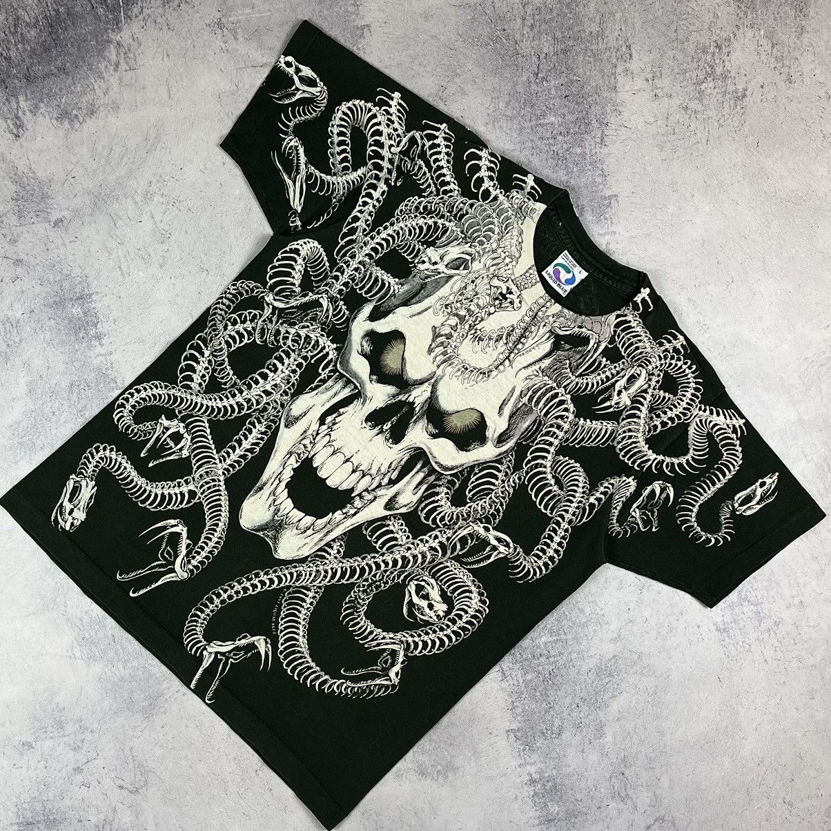 90's LIQUID BLUE Medusa skull l tee