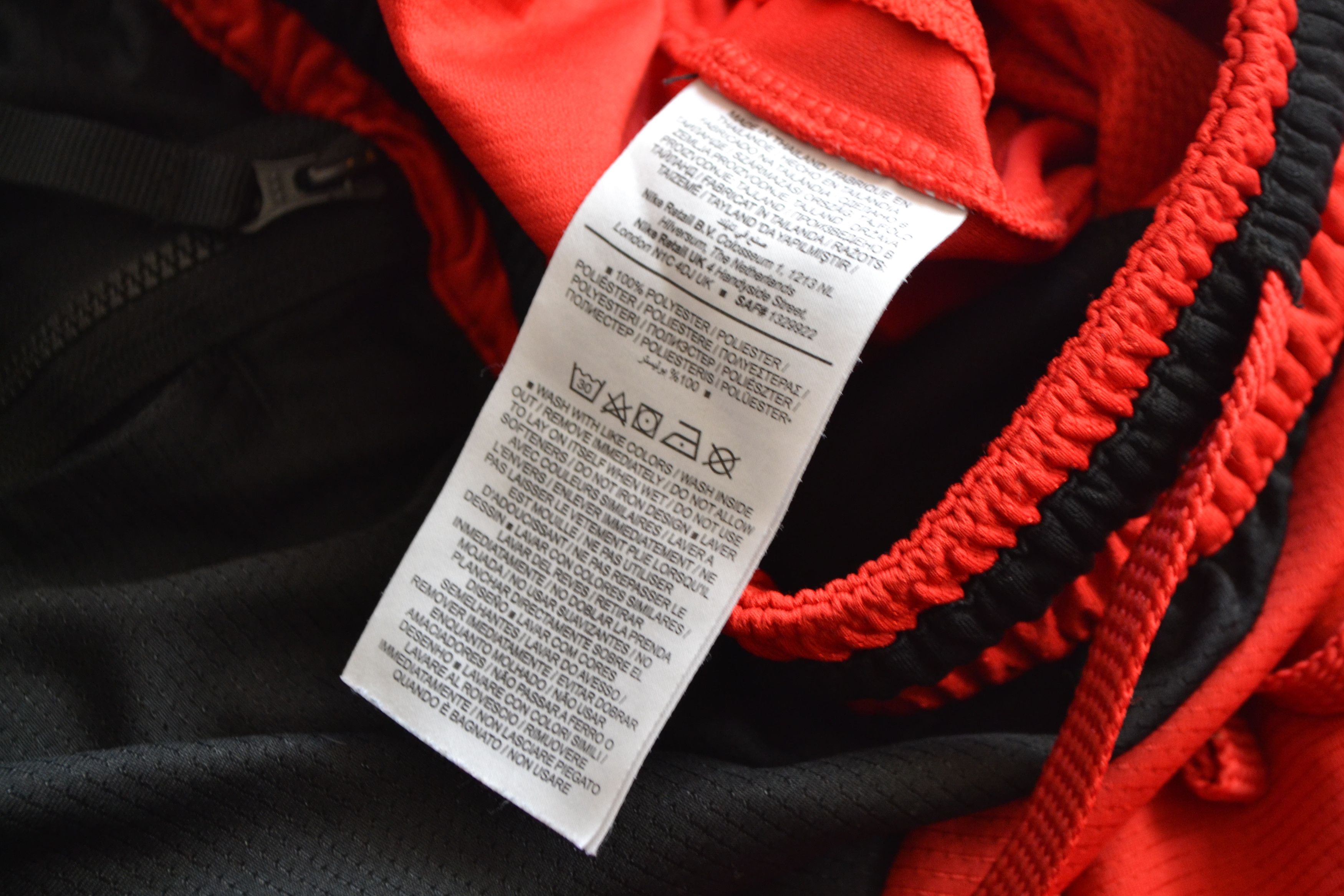 Nike Chicago Bulls Courtside NIKE NBA Shorts Size US 30 / EU 46 - 4 Thumbnail