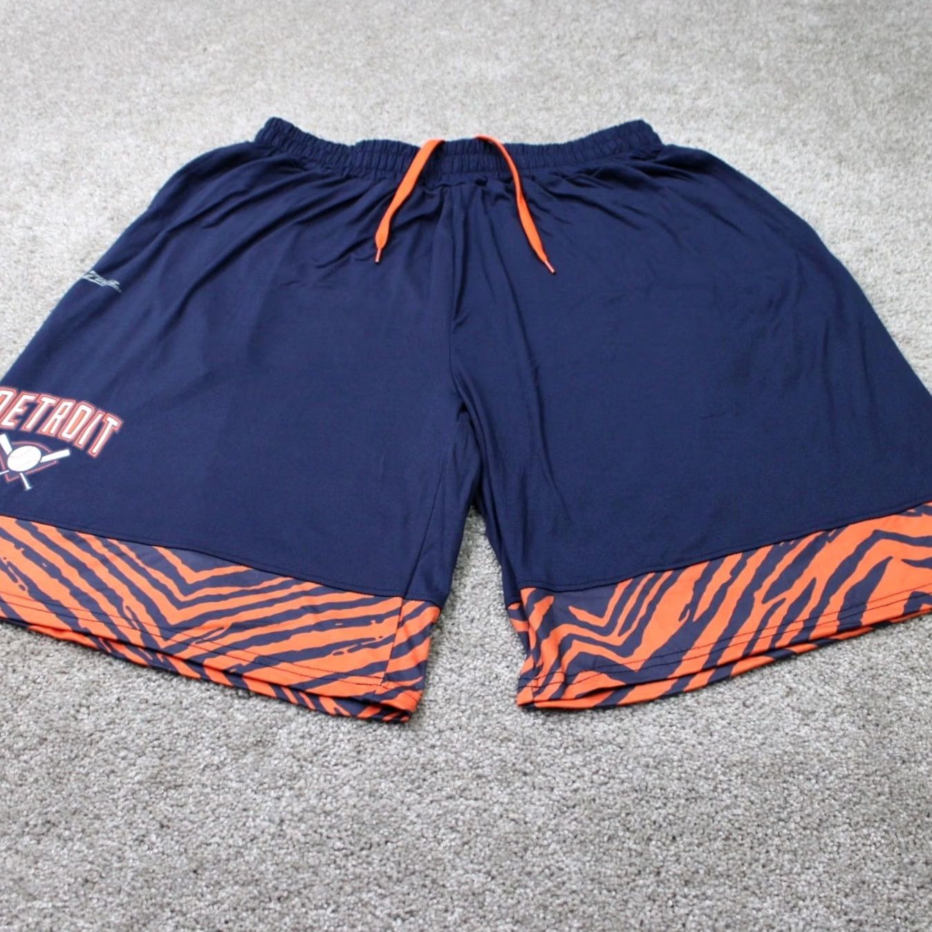 Vintage Zubaz Detroit Tigers Shorts Mens Large Blue/Orange Polyester stretch 11" inseam Size US 33 - 2 Thumbnail