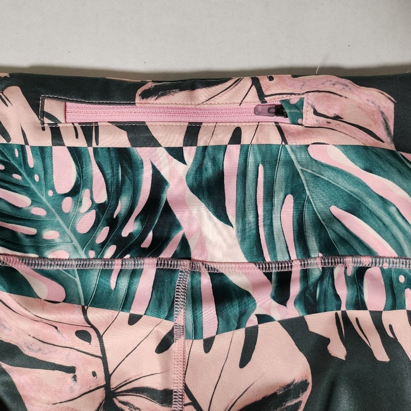 Nike Nike Dri fit Capri Tropical leggings Size 32" / US 10 / IT 46 - 3 Thumbnail