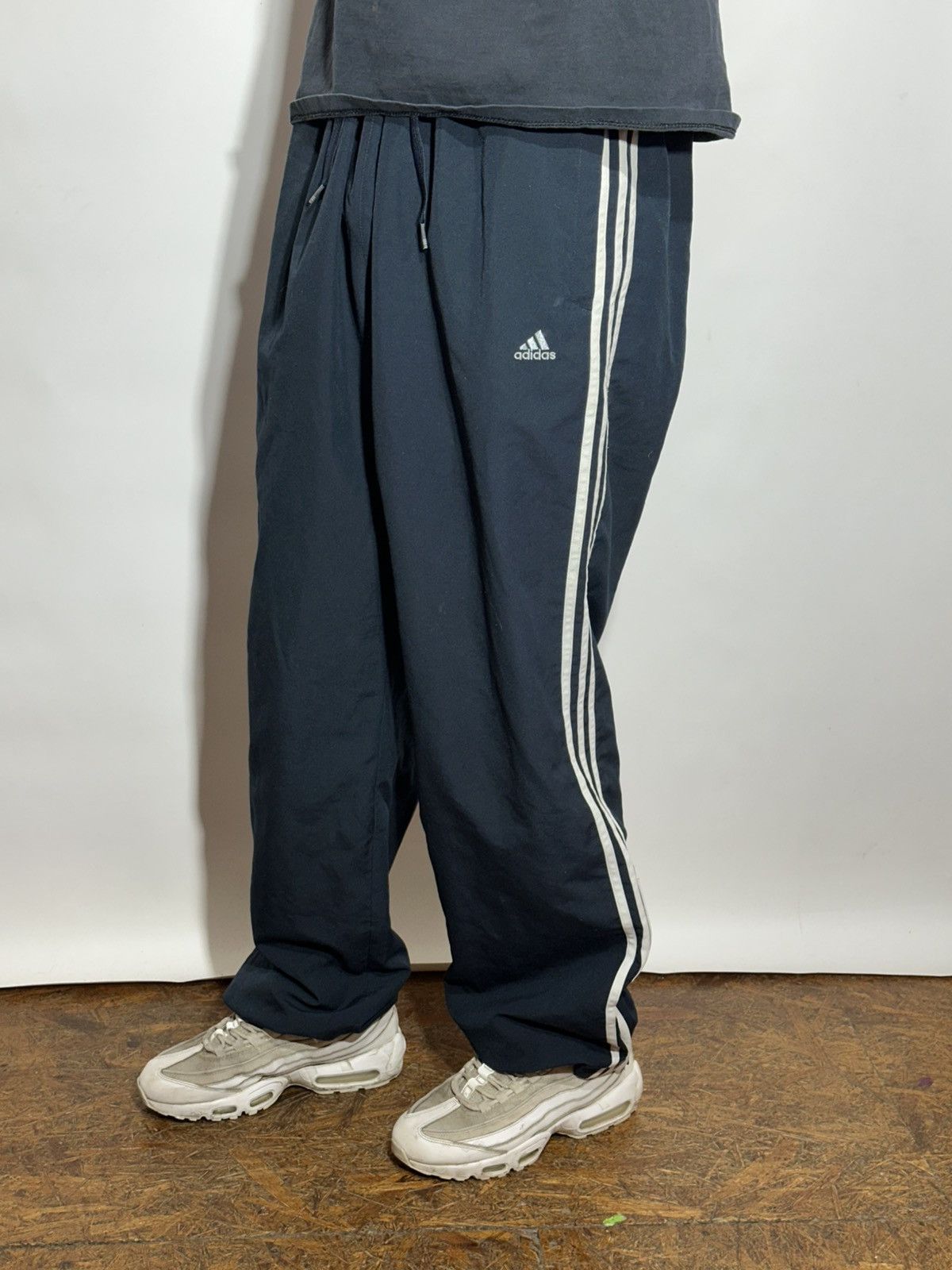 Adidas Vintage Adidas 3-Stripe Wide-Leg Track Pants Size US 34 / EU 50 - 1 Thumbnail