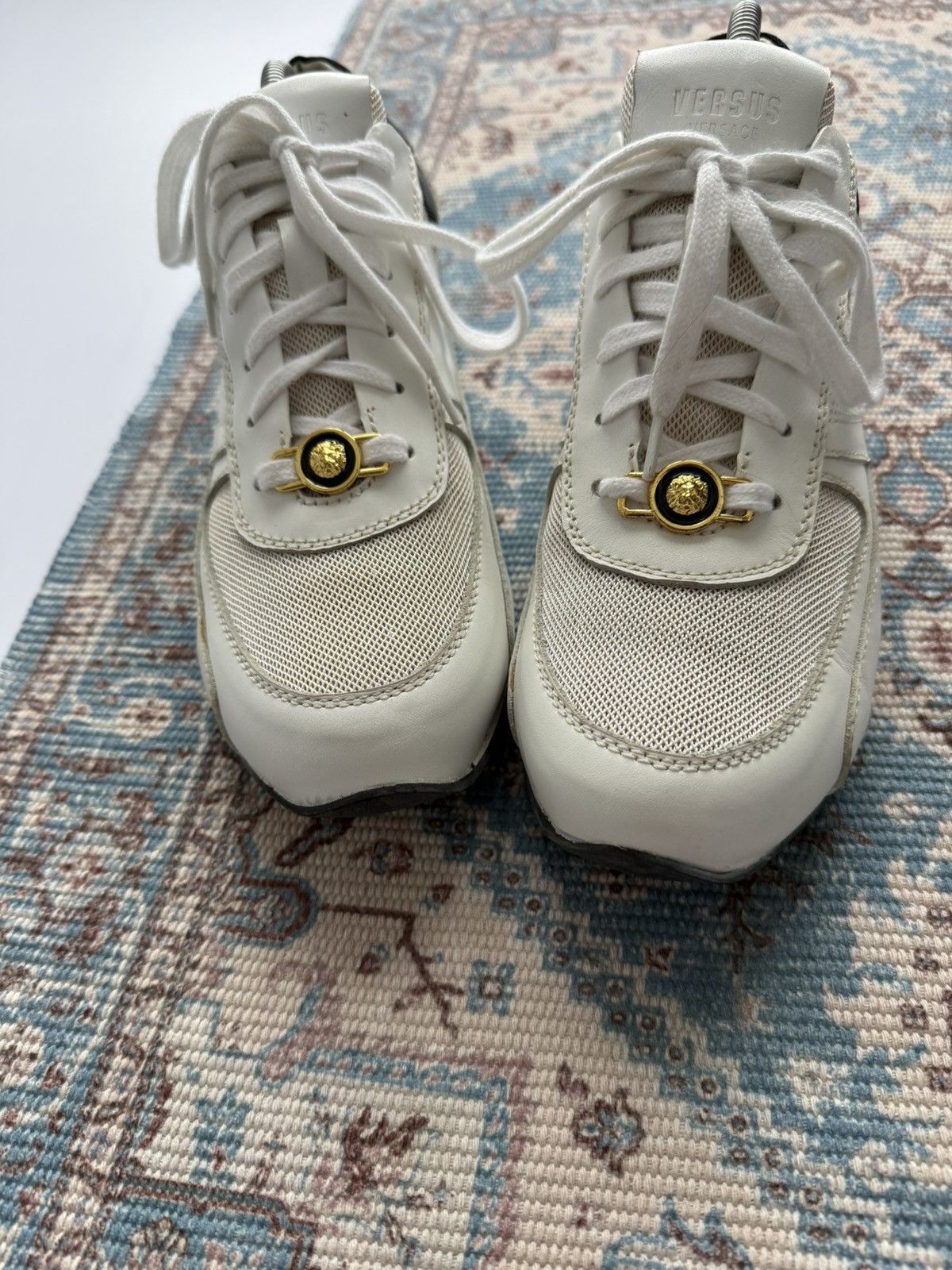 Versus Versace Versace Versus witch Gold Lion Buckle Leather Sneakers Sz 42 Size US 9 / EU 42 - 6 Thumbnail