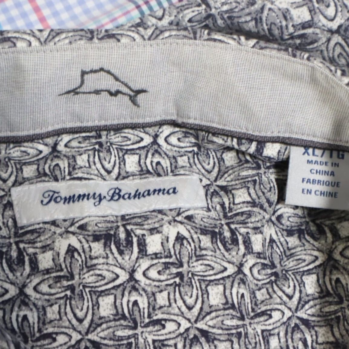Tommy Bahama Tommy Bahama Camp Hawaiian Silk Geometric Button Up Shirt Black Men's XL Shirt Mens XL Black Geometric Camp Hawaiian Silk Button Up Shirt Tommy Bahama Size US XL / EU 56 / 4 - 5 Thumbnail