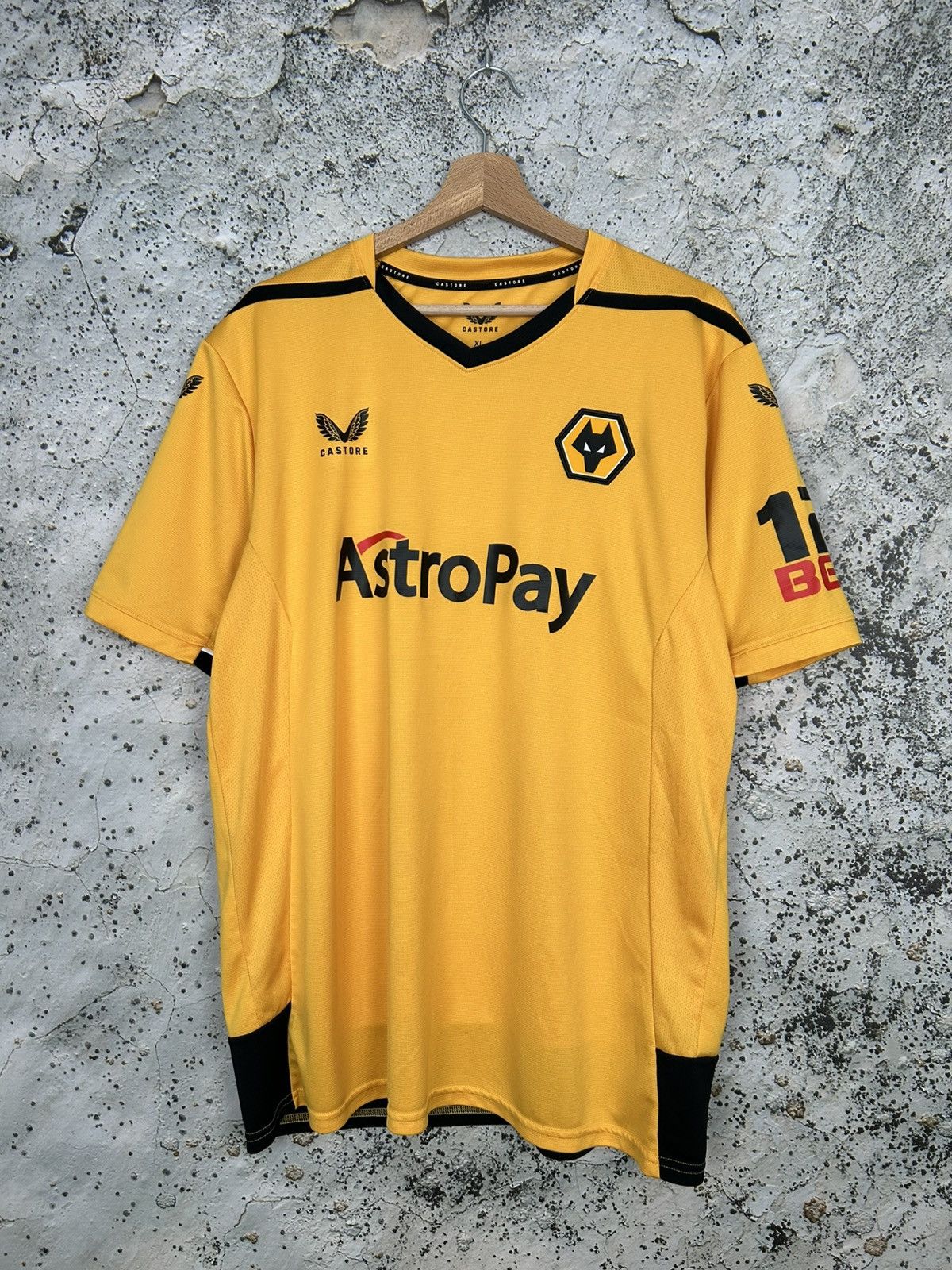 Castore Wolves Castore Football Soccer Jersey Sport Size US XL / EU 56 / 4 - 1 Thumbnail