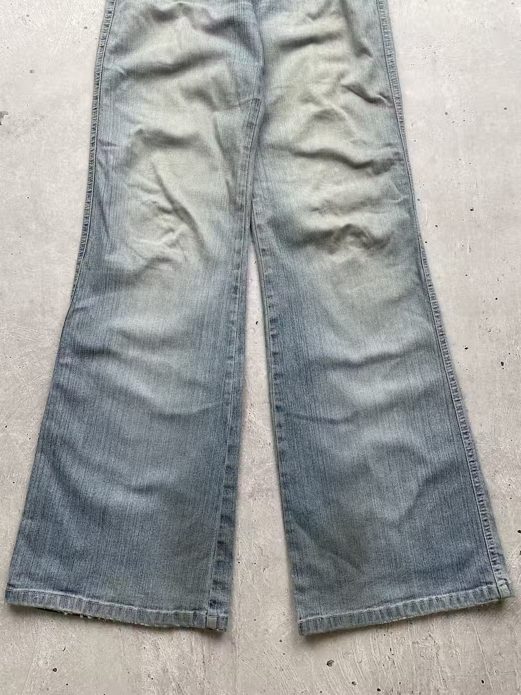 Japanese Brand × Vintage Vintage Flared Worn Jeans Size 26" / US 2 / IT 38 - 3 Thumbnail