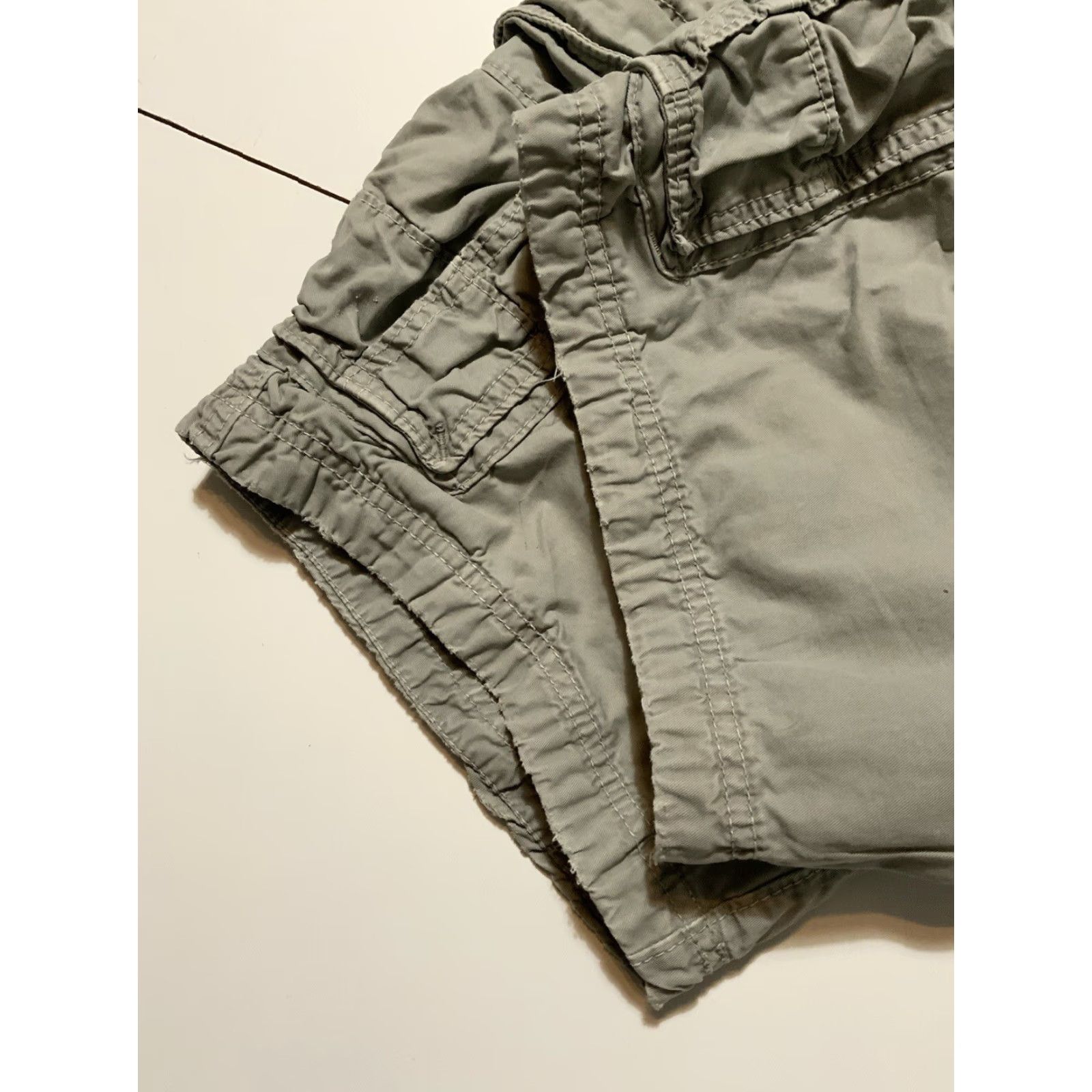 Abercrombie & Fitch Abercrombie & Fitch New York Grey Cargo Cotton Twill Drawstring Shorts Sz. M Men Cargo Shorts Grey M Size US 31 - 7 Thumbnail