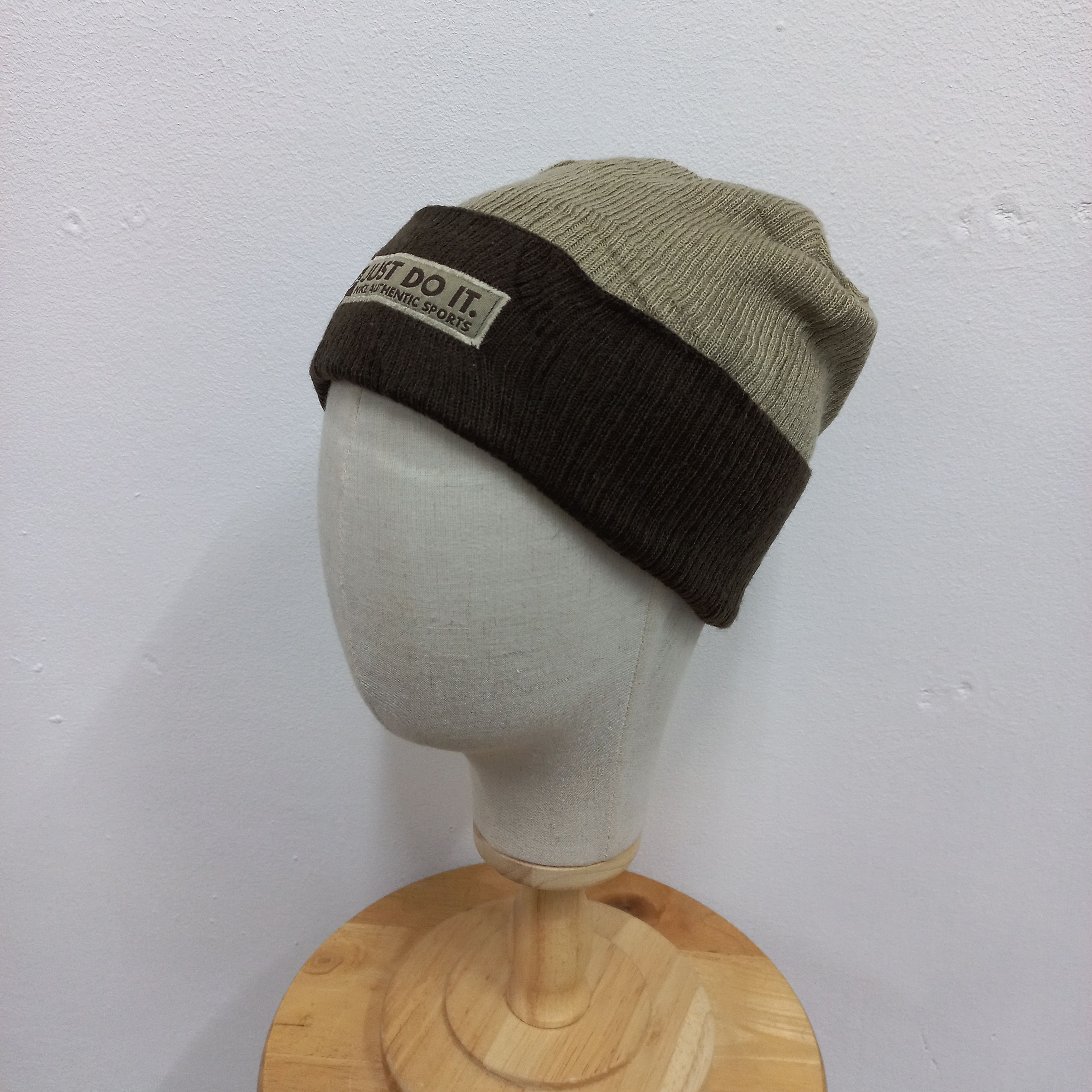 Nike 💥 Nike classic logo patch reversible beanie hat Size ONE SIZE - 4 Thumbnail