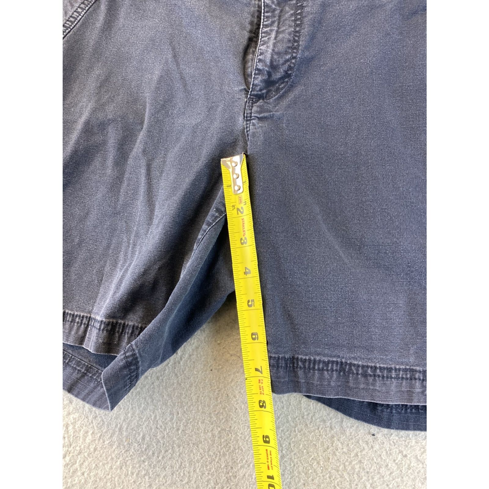 Eddie Bauer VINTAGE? No — Eddie Bauer Grey Shorts Women Chino Regular, Size P12, Gray, 5-Pocket, Knit/Cotton, Casual Activewear, Hiking, Golf, Summer, Womens Size 34" / US 12 / IT 48 - 6 Thumbnail
