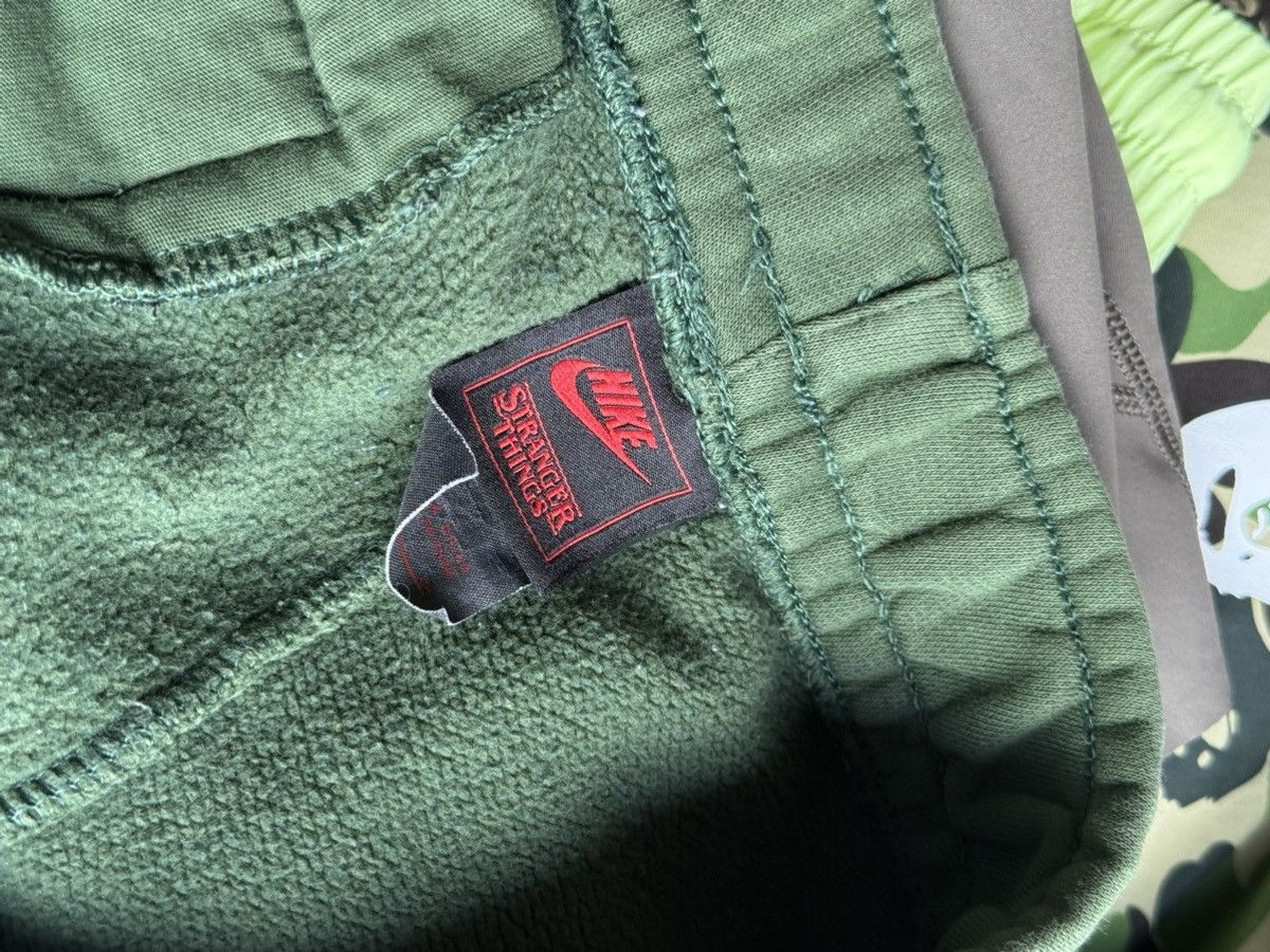 Nike Nike x Stranger Things Hawkins High Sweatpants. Green Size US 28 / EU 44 - 4 Thumbnail