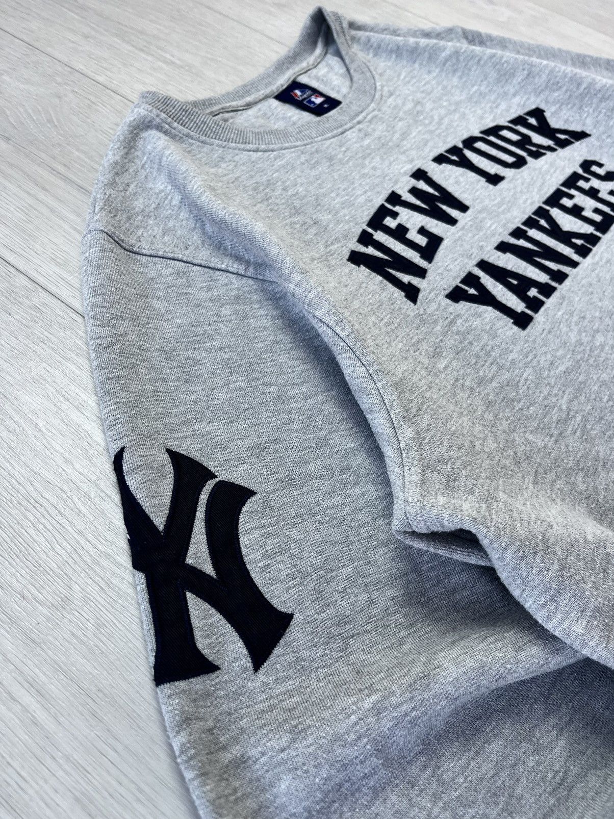 Majestic MLB New York Yankees Vintage Crewneck Sweatshirt Center Logo Size US XL / EU 56 / 4 - 6 Thumbnail