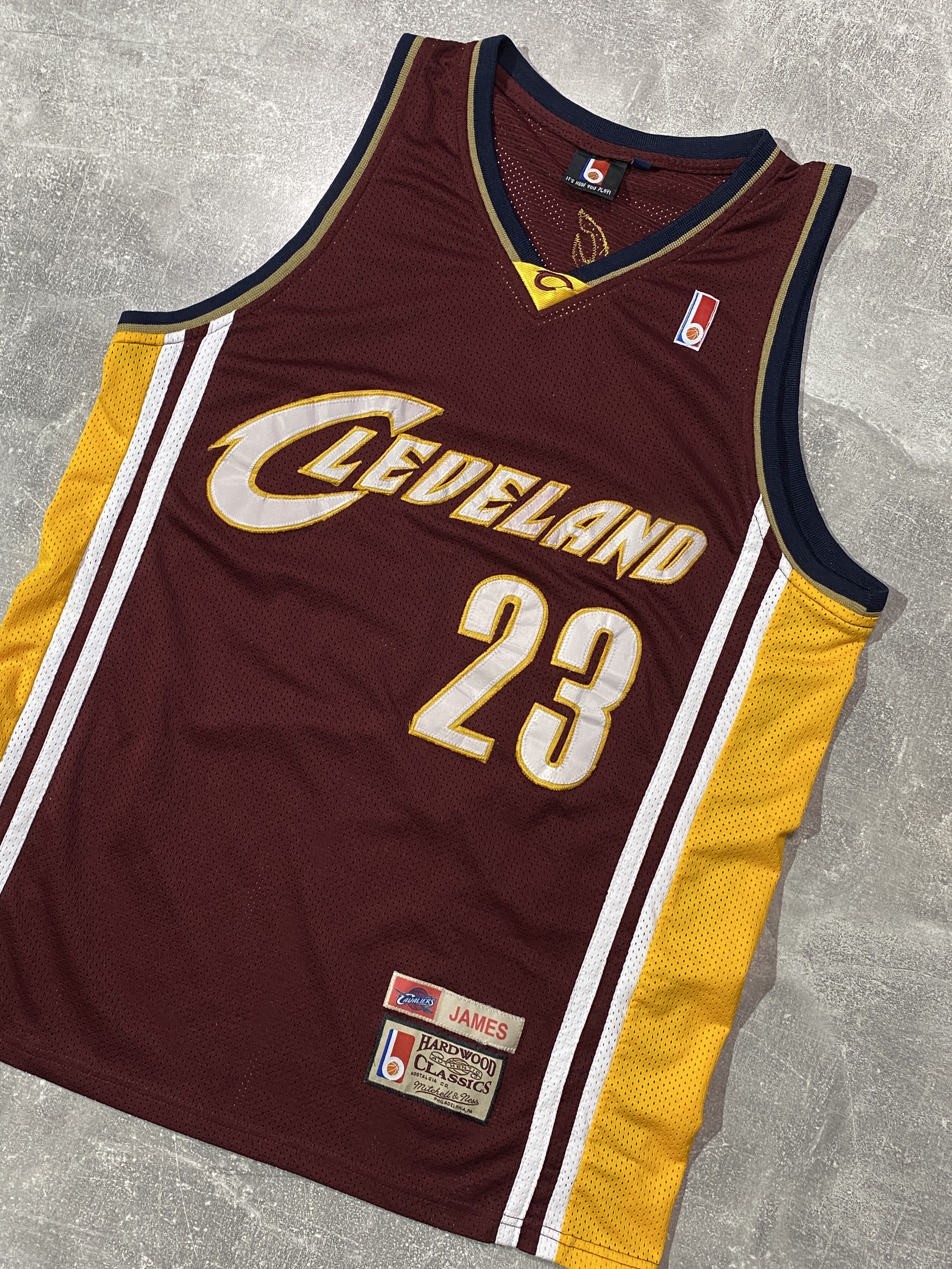 Vintage Cleveland #23 LeBron James FAN Jersey Size US L / EU 52-54 / 3 - 3 Thumbnail