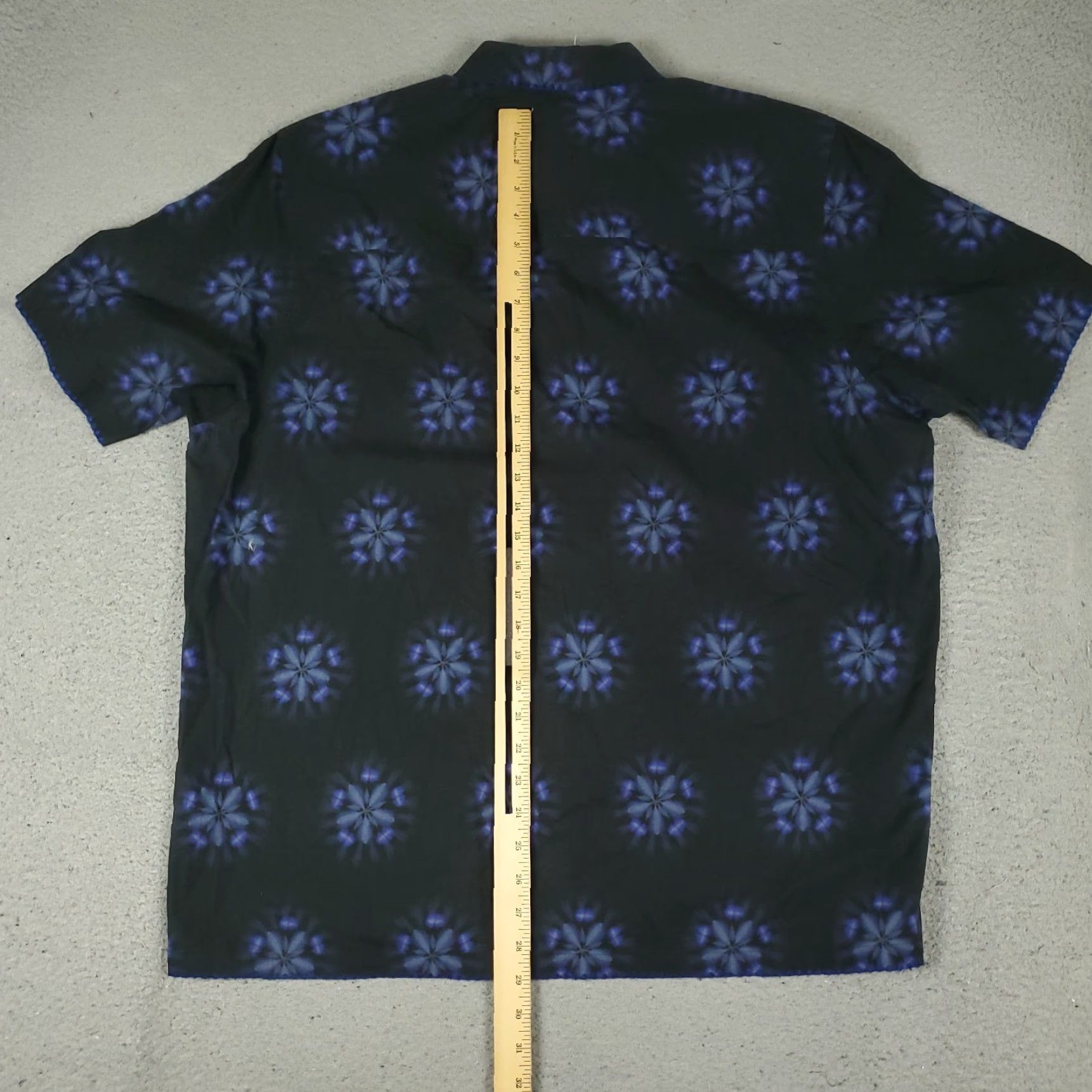 Ted Baker Ted Baker London Shirt Mens Size 6 Black Purple Button-Up Short Sleeve Geometric Pattern, Classic, Modern, Preppy, Workwear, 6 Size US S / EU 44-46 / 1 - 3 Thumbnail