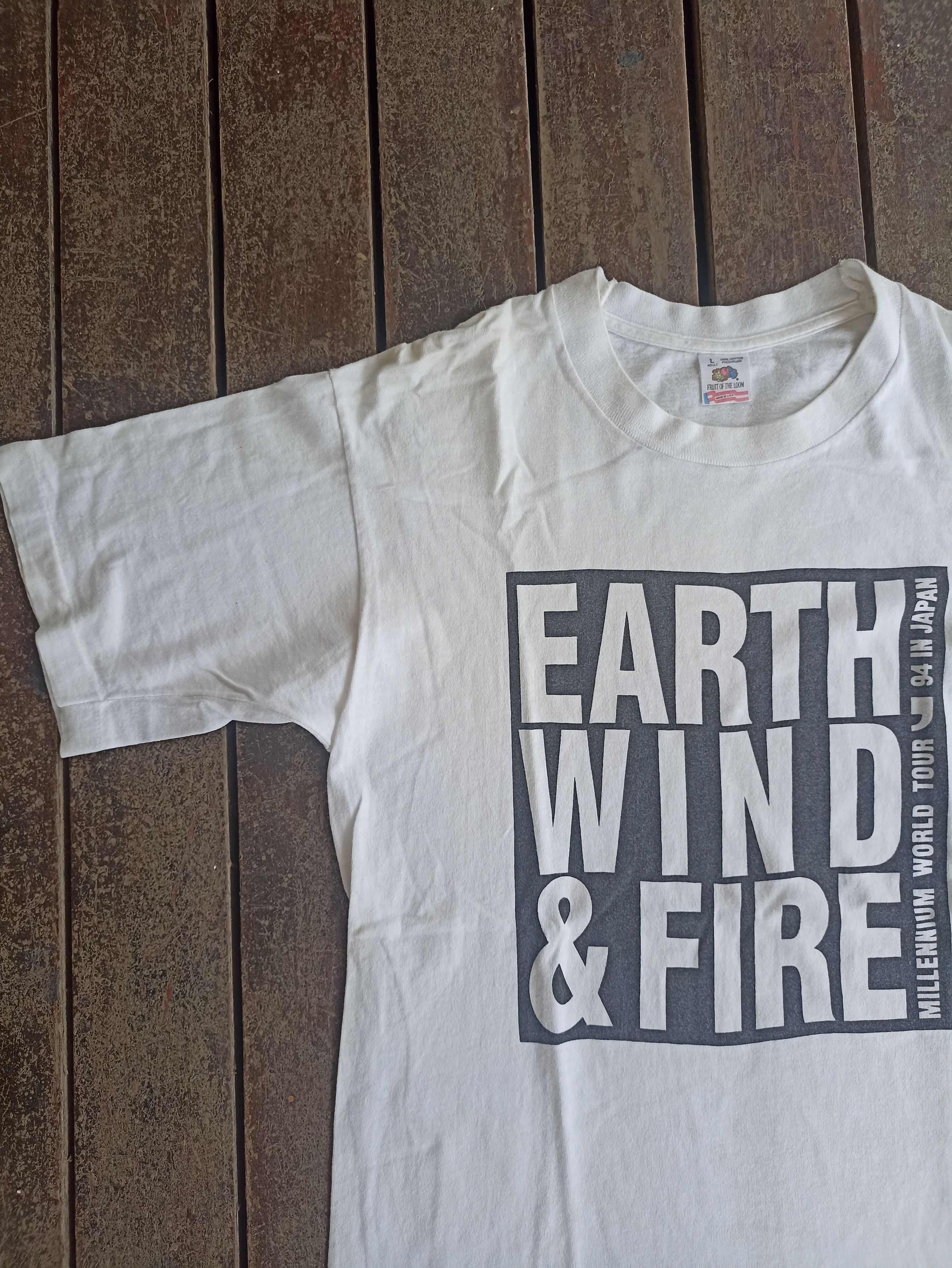 Band Tees × Vintage Earth Wind & Fire World Tour in Japan 1994 Size US L / EU 52-54 / 3 - 4 Thumbnail
