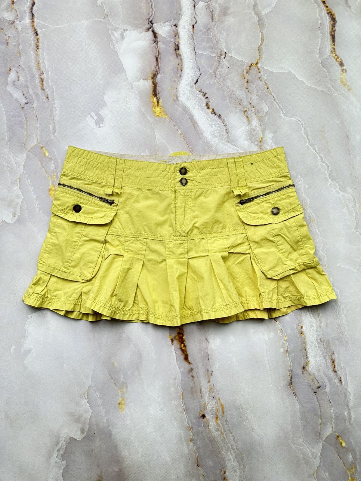 Japanese Brand Vintage Flared Mini Skirt (E1) Size 34" / US 12 / IT 48 - 1 Thumbnail