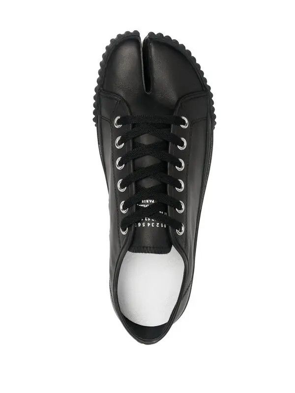 Maison Margiela oc11z0725 Tabi Low-Top Sneakers in Black Size US 12 / EU 45 - 4 Thumbnail