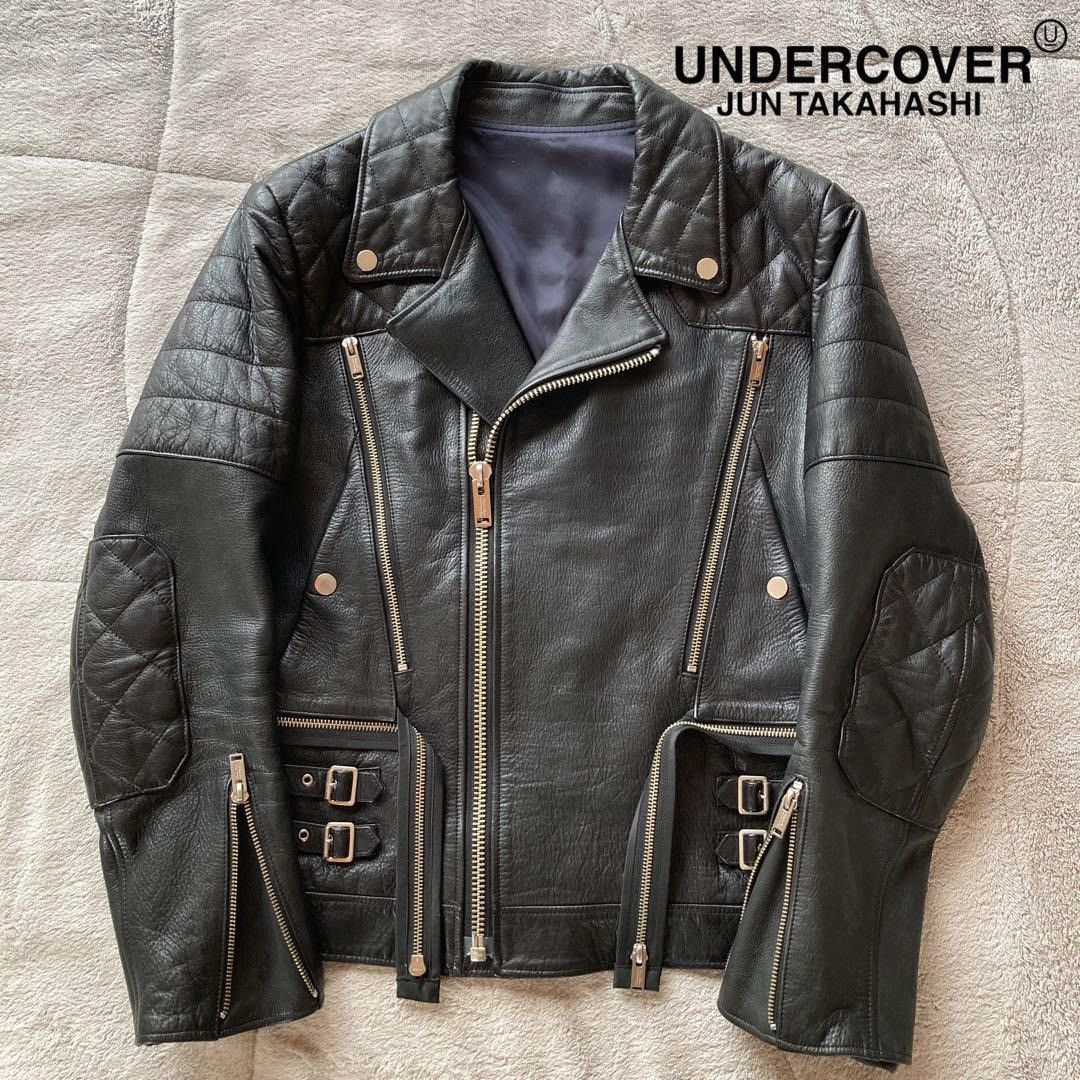 UNDERCOVER 